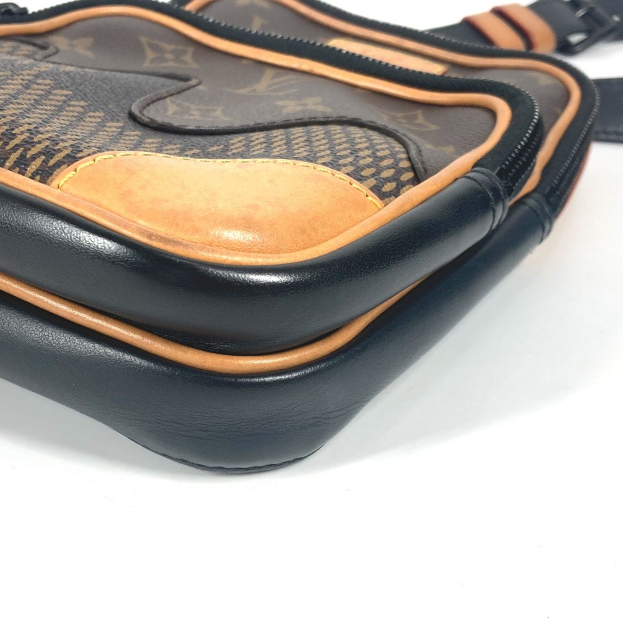 Louis Vuitton Brown Shoulder Bag Sling Bag (Pre-Owned)
