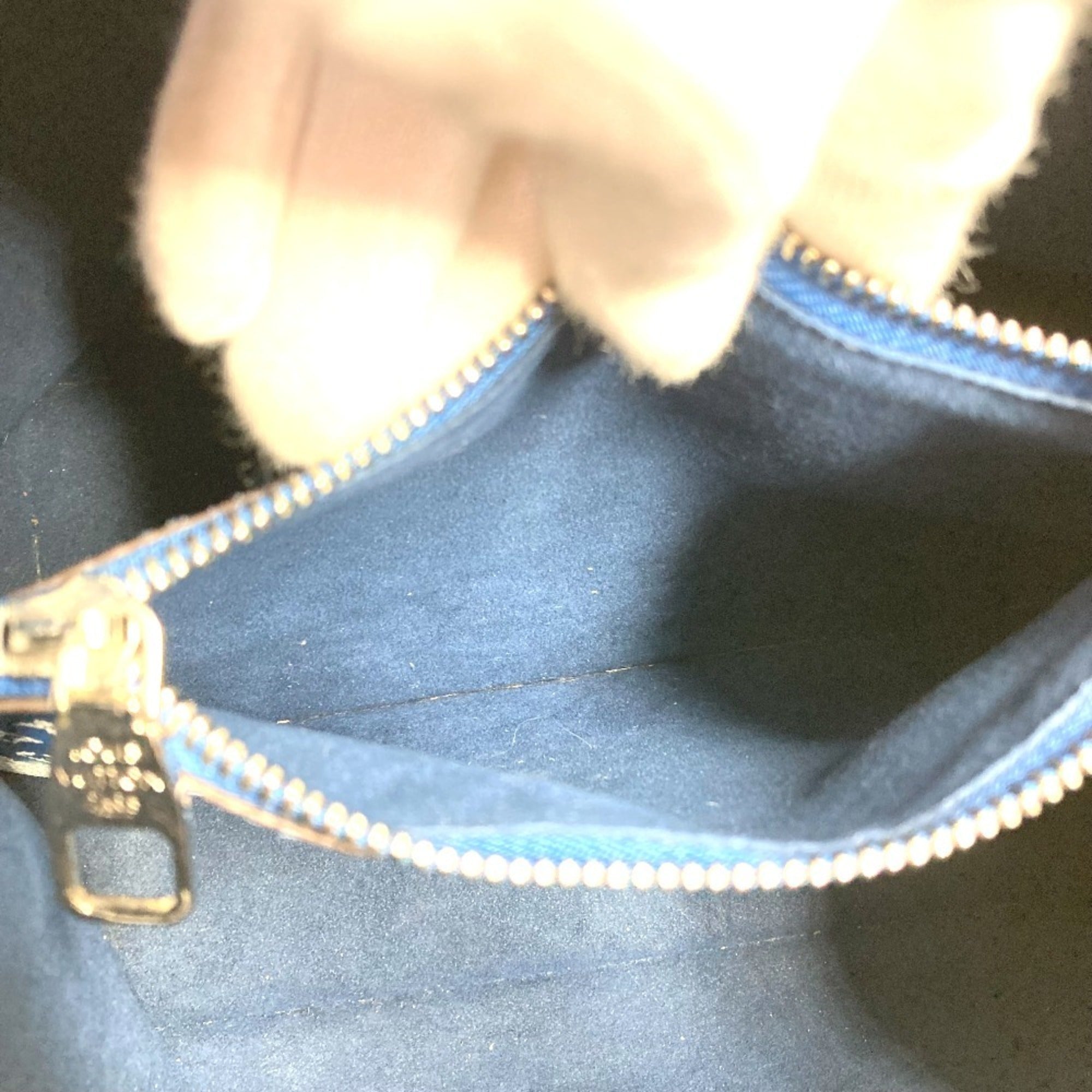 Louis Vuitton Blue White Leather Shoulder Bag (Pre-Owned)