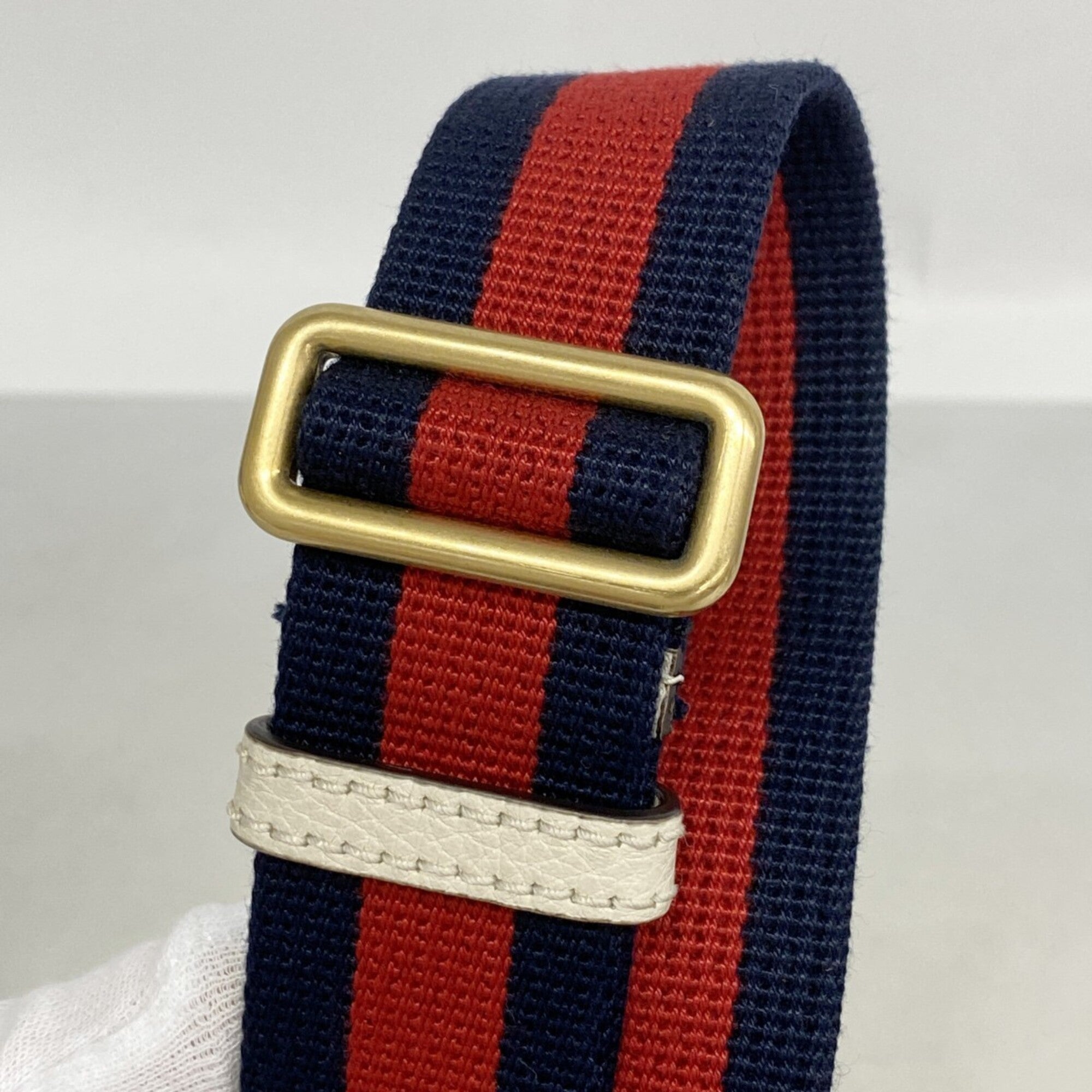 Gucci White Leather Fanny Pack (Pre-Owned)