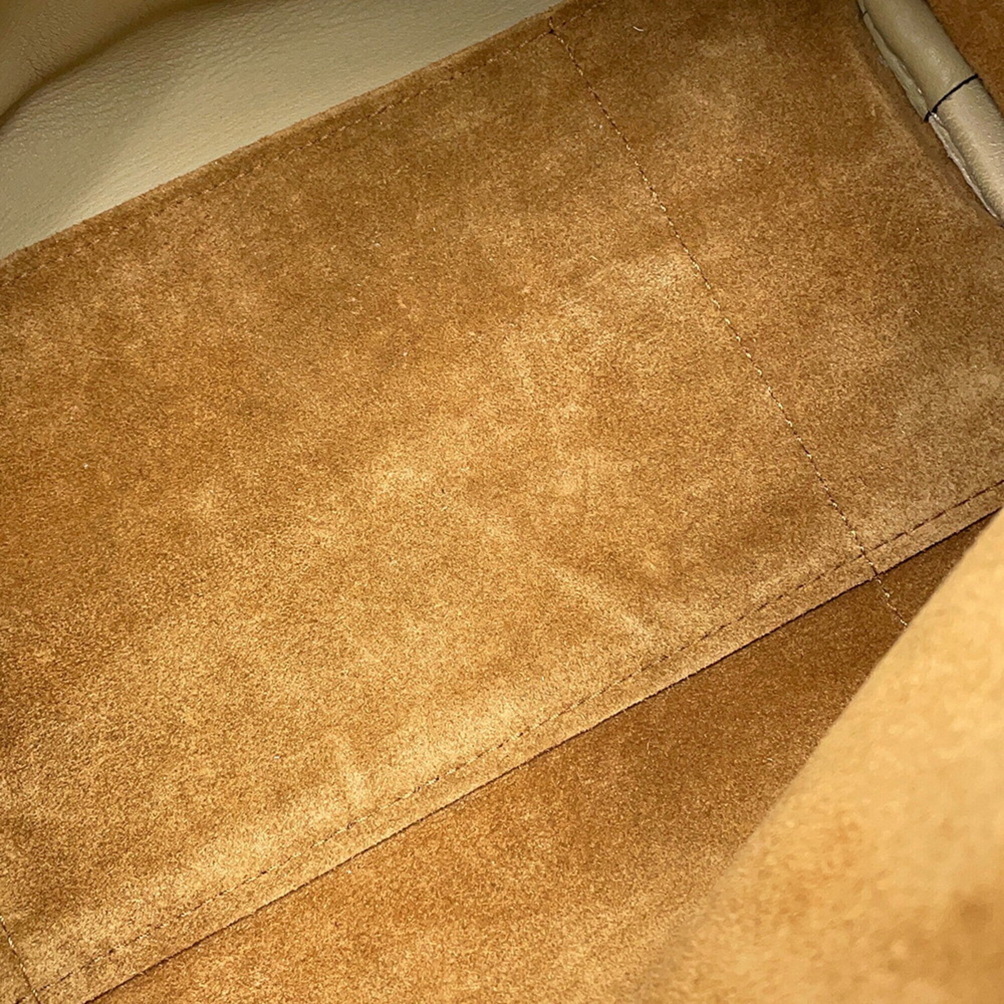 Loewe Beige Leather Handbag (Pre-Owned)