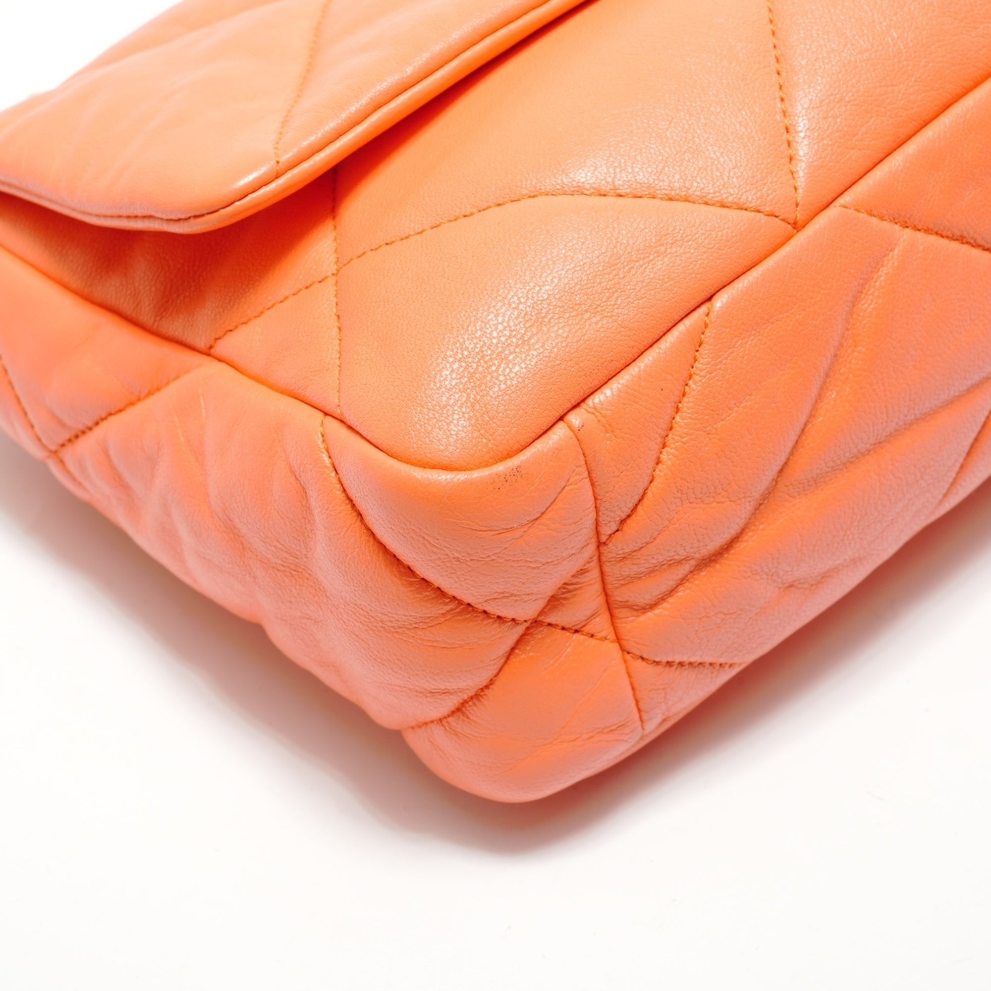 Chanel Matelasse Orange Shoulder Bag (Pre-Owned)
