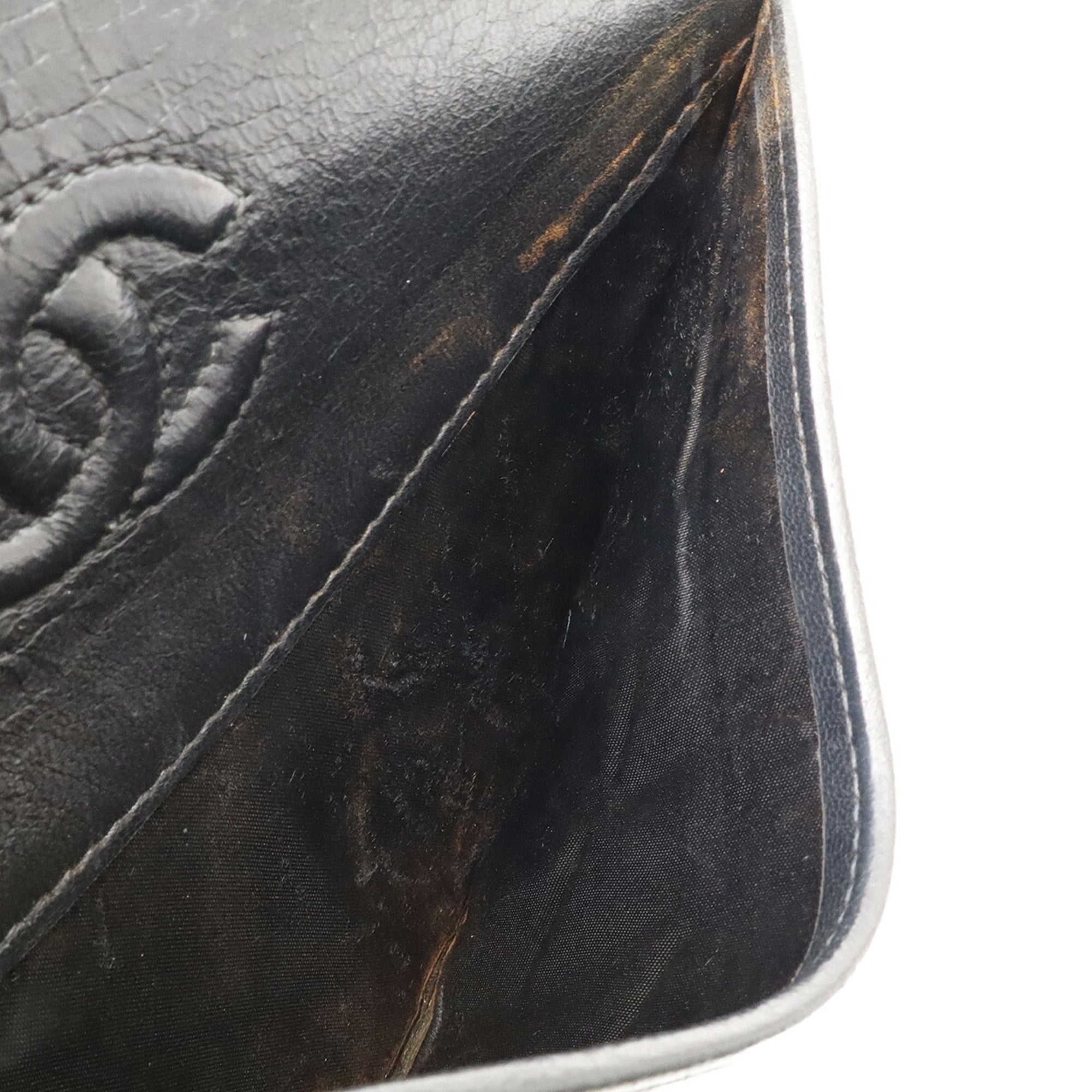 Chanel Black Pochette Shoulder Bag (Pre-Owned)