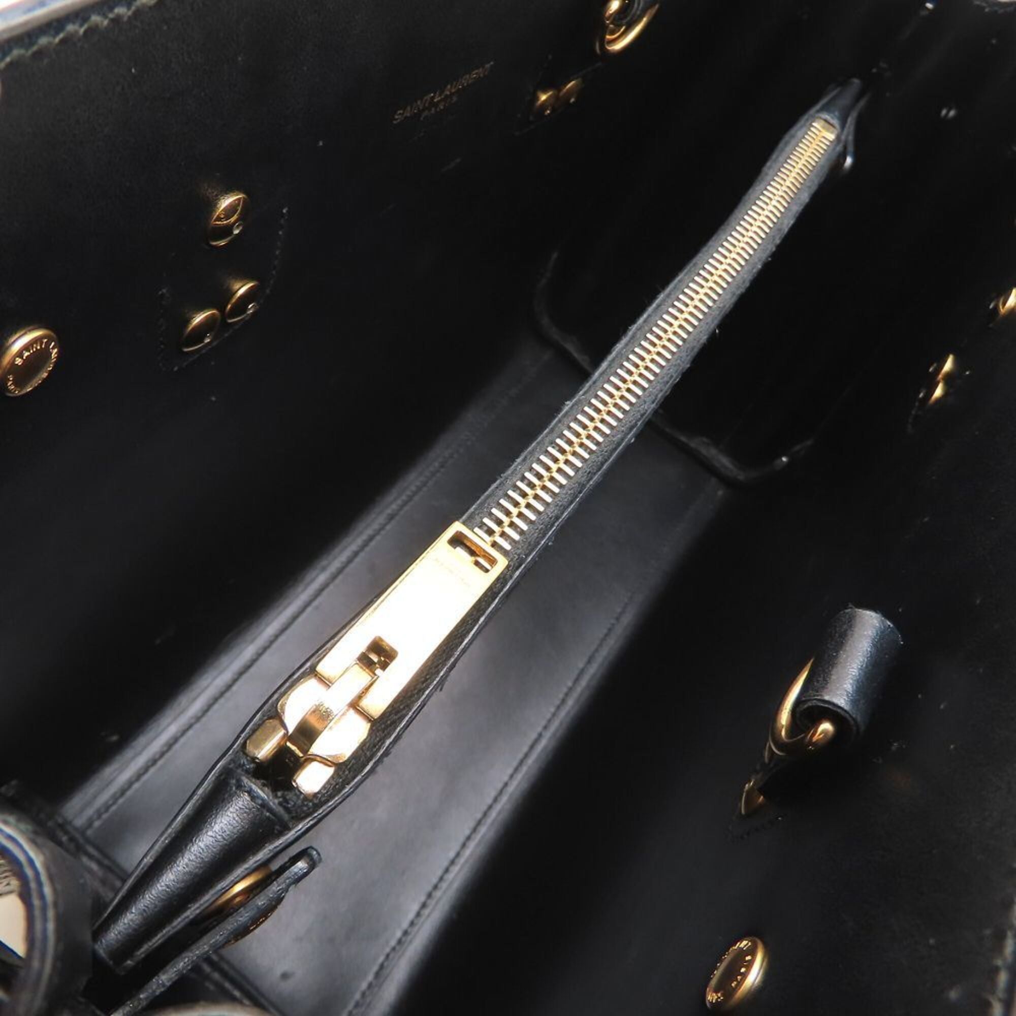Yves Saint Laurent Black Leather Handbag (Pre-Owned)