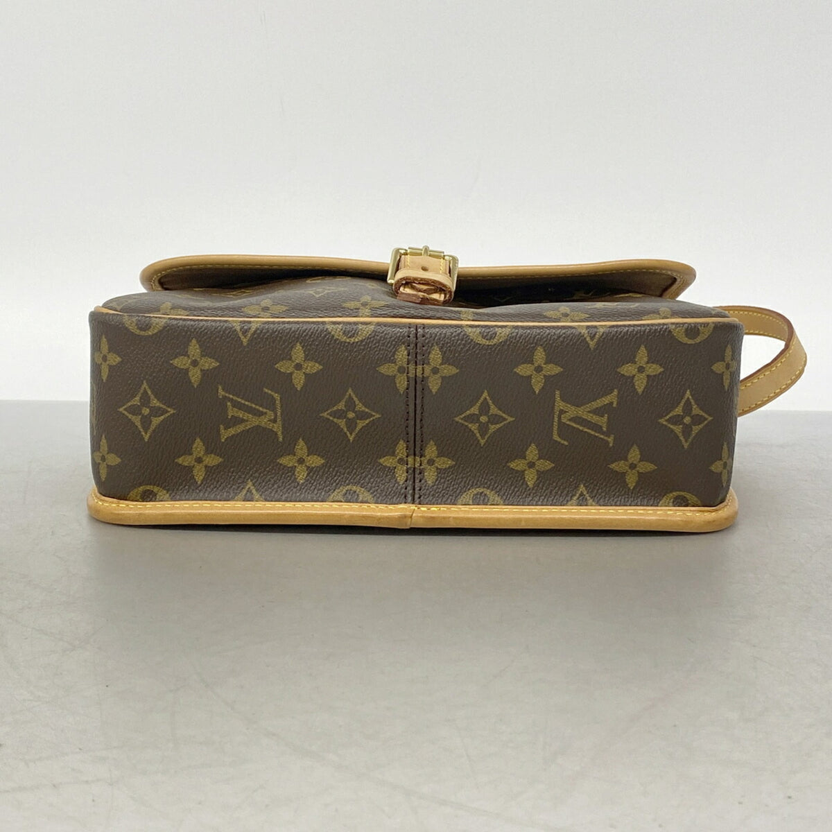 Louis Vuitton Brown Shoulder Bag (Pre-Owned)