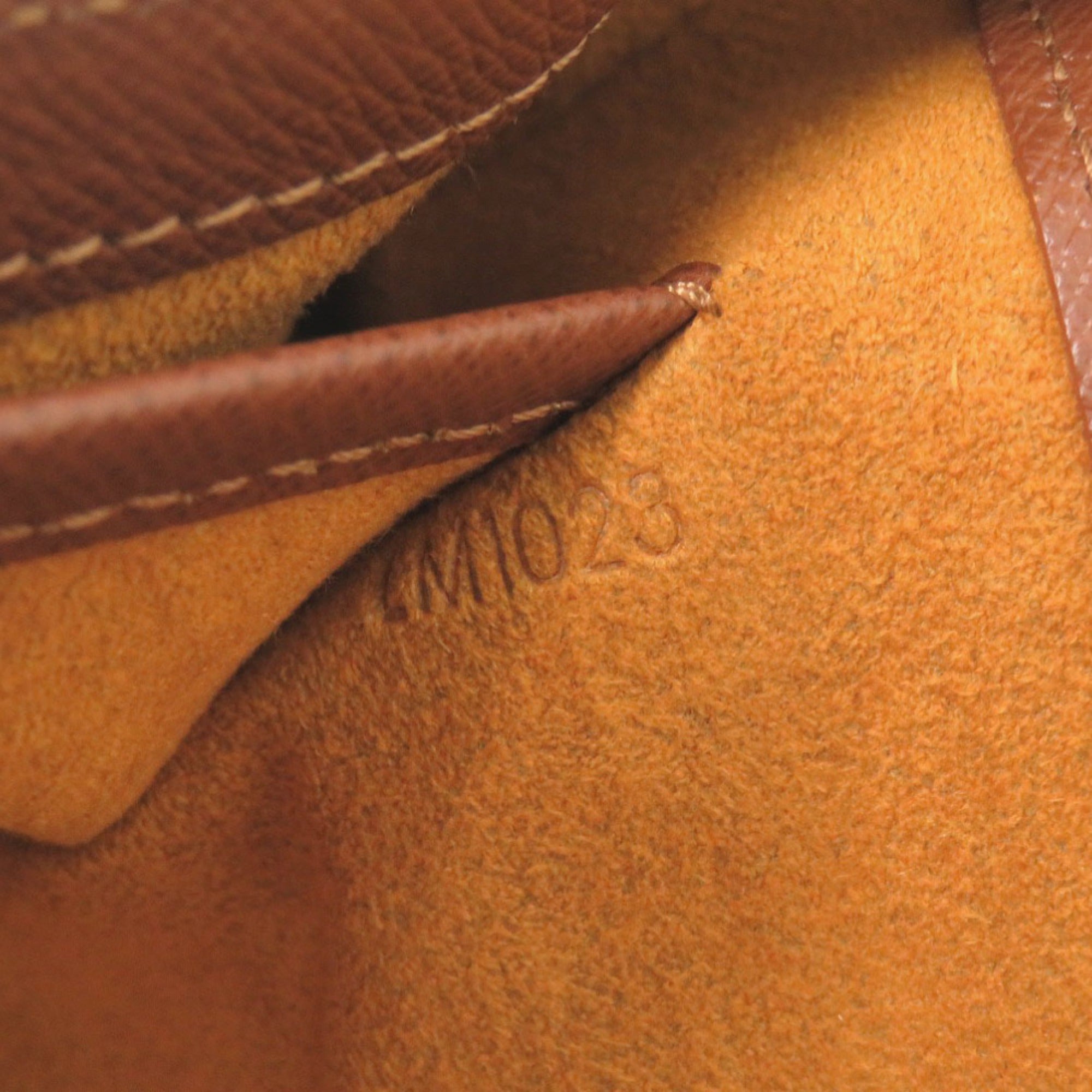 Louis Vuitton Brown Monogram Monogram Shoulder Bag (Pre-Owned)