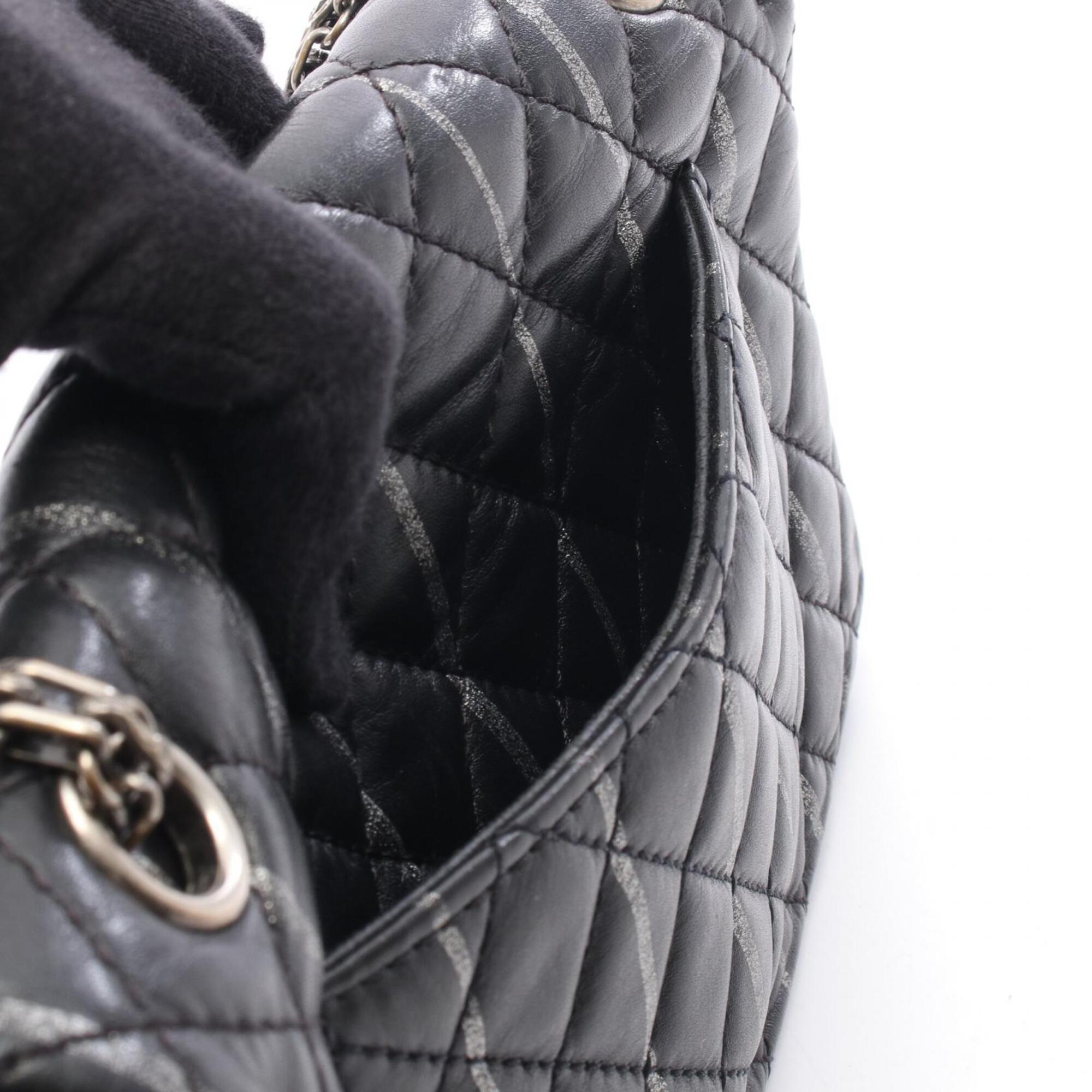 Chanel Black Leather Handbag Shoulder Bag (Pre-Owned)