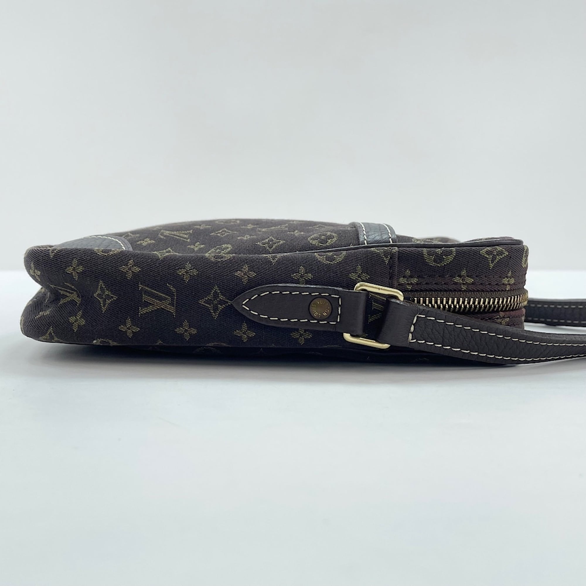 Louis Vuitton Brown Shoulder Bag (Pre-Owned)