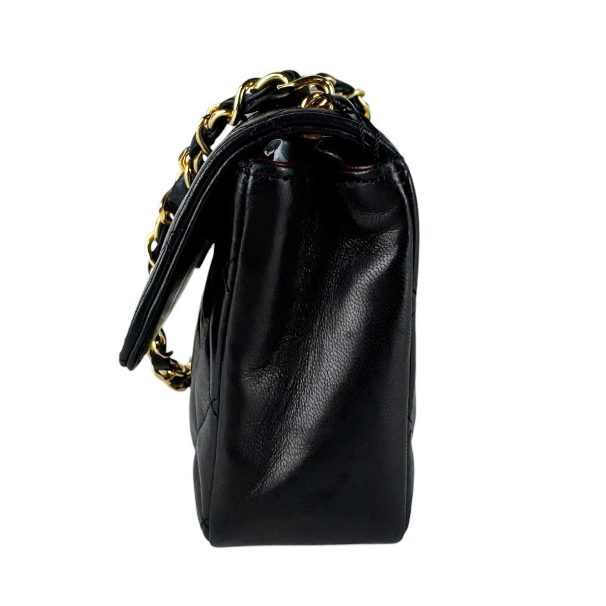 Chanel Black Leather Shoulder Bag (Pre-Owned)