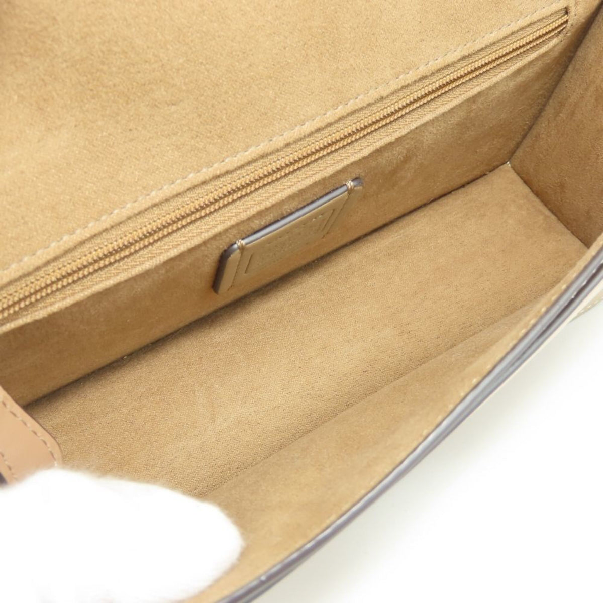 Coach Beige Leather Shoulder Bag (Pre-Owned)