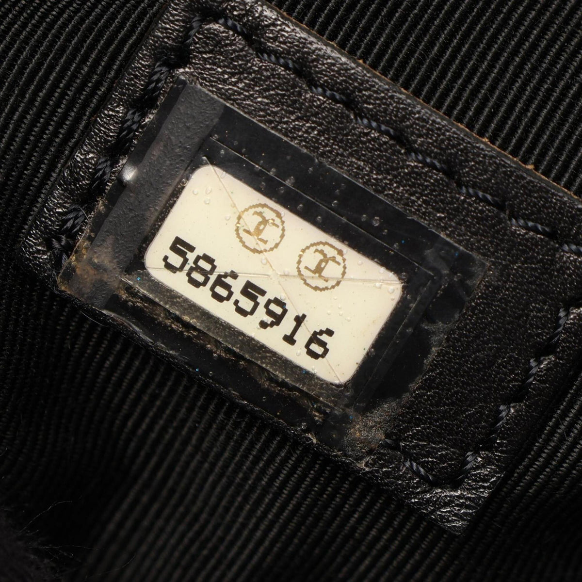 Chanel Black Grained Calfskin Handbag Shoulder Bag (Pre-Owned)