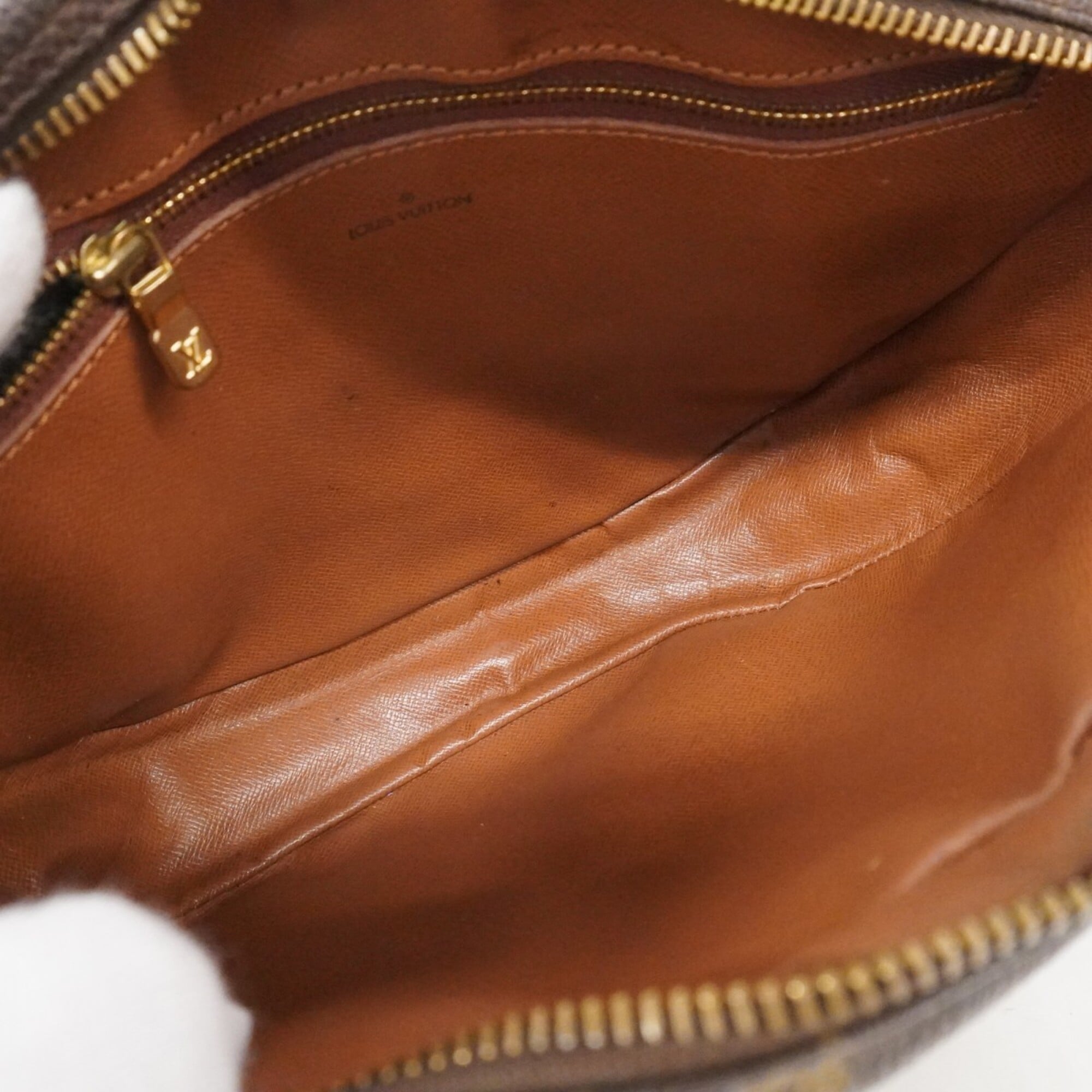 Louis Vuitton Brown Shoulder Bag (Pre-Owned)