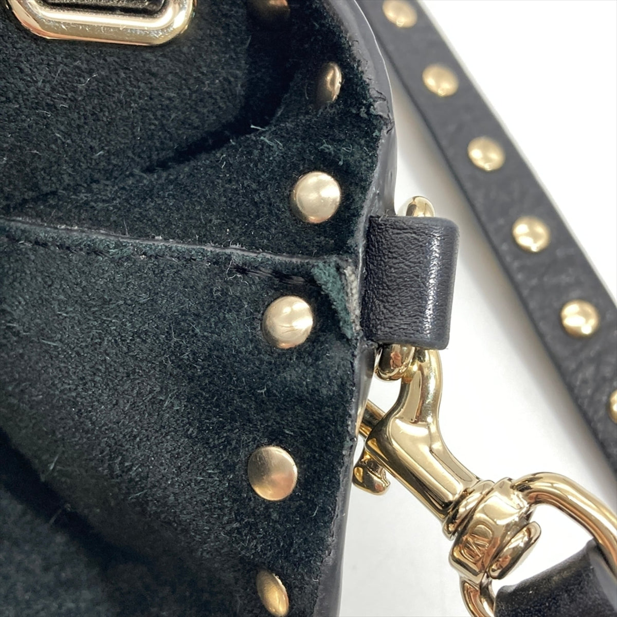Valentino Black Leather Shoulder Bag (Pre-Owned)