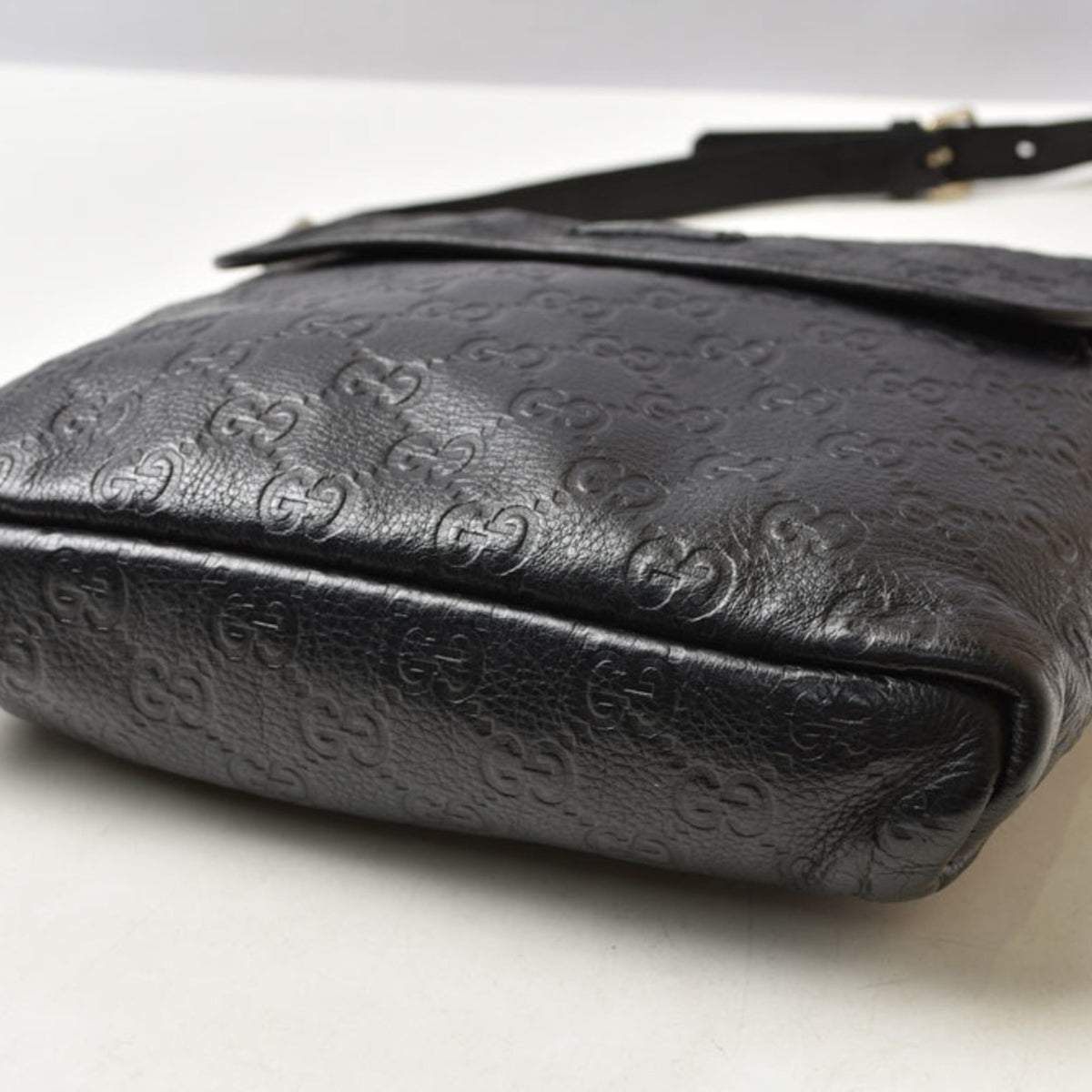 Gucci Black Leather Shoulder Bag (Pre-Owned)