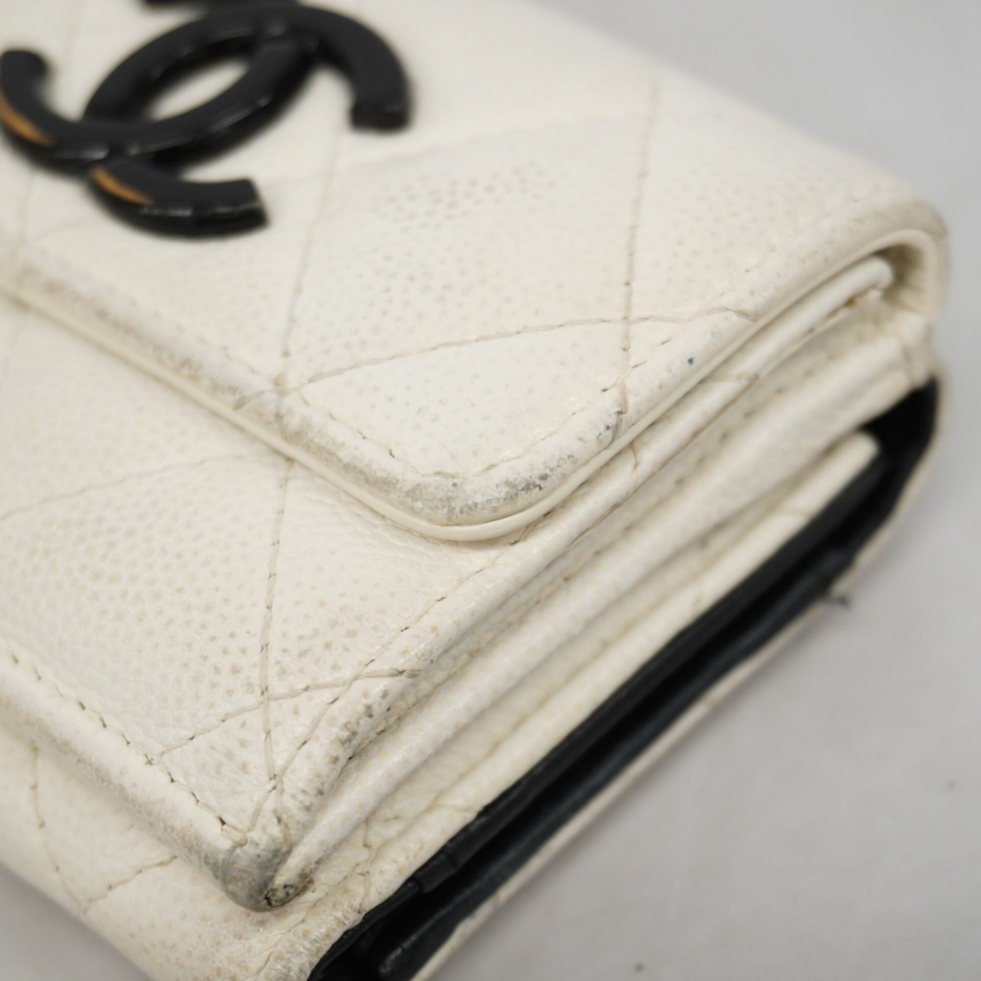 Chanel White Grained Calfskin Wallet (Tri-Fold) (Pre-Owned)