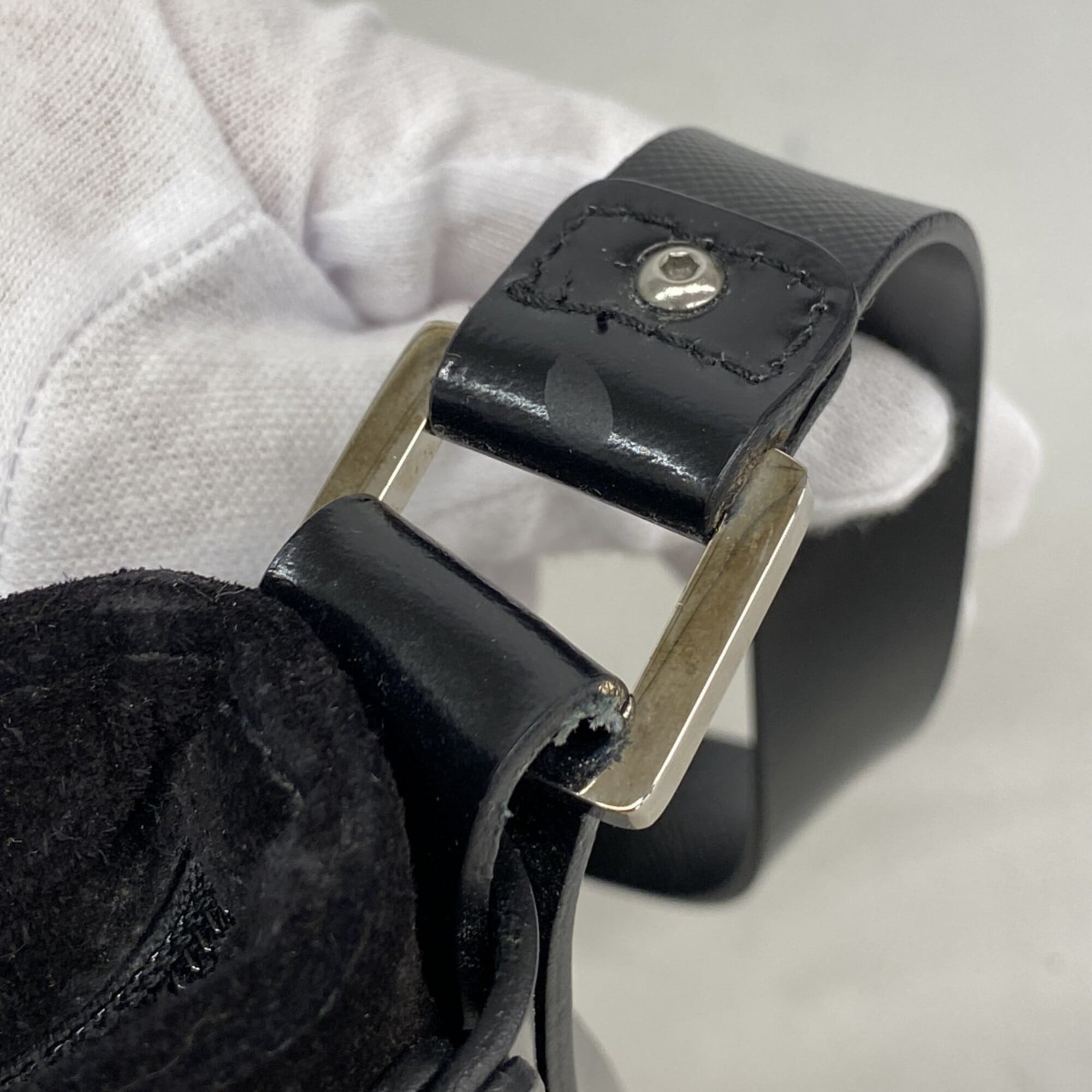 Salvatore Ferragamo Black Suede Shoulder Bag (Pre-Owned)