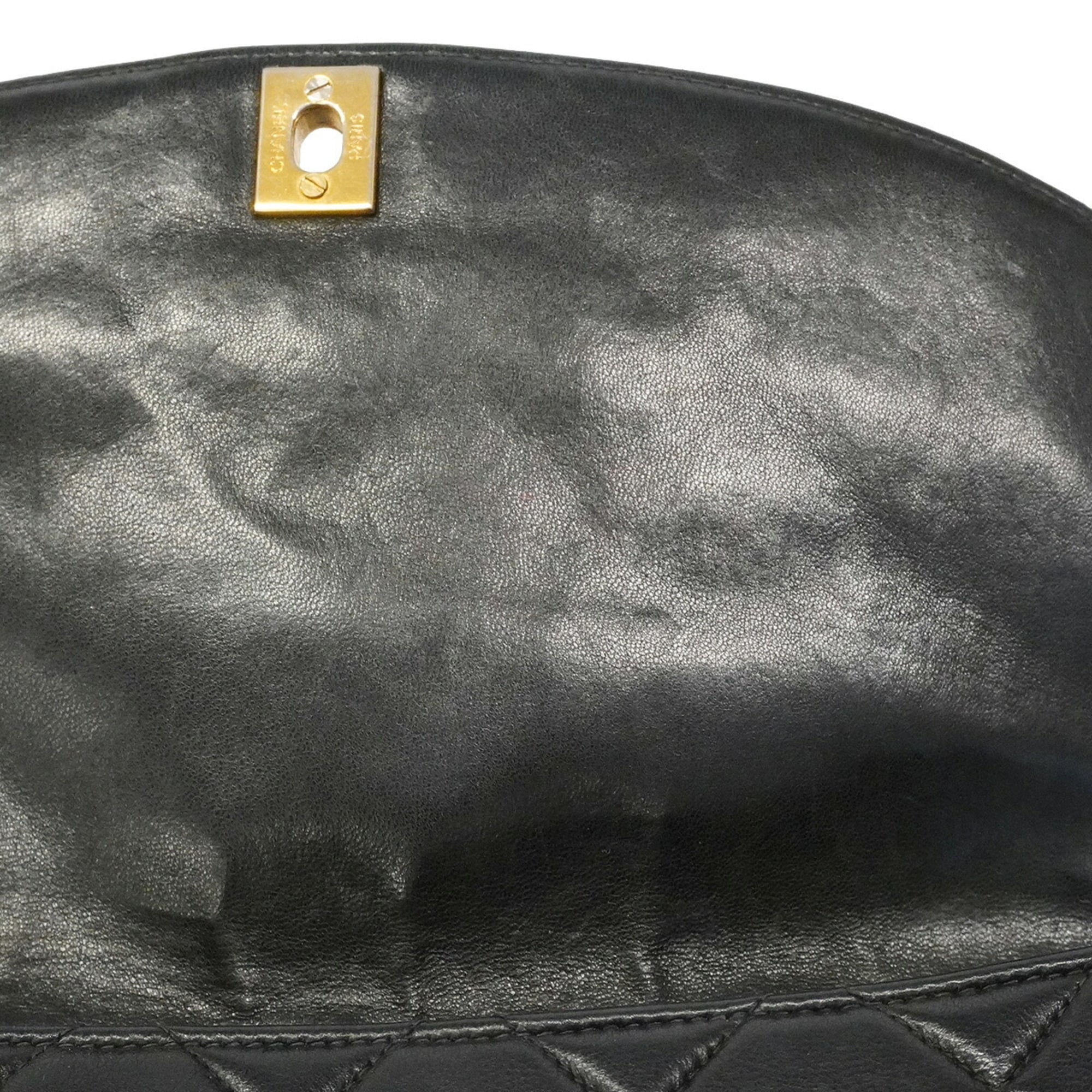 Chanel Black Leather Shoulder Bag (Pre-Owned)