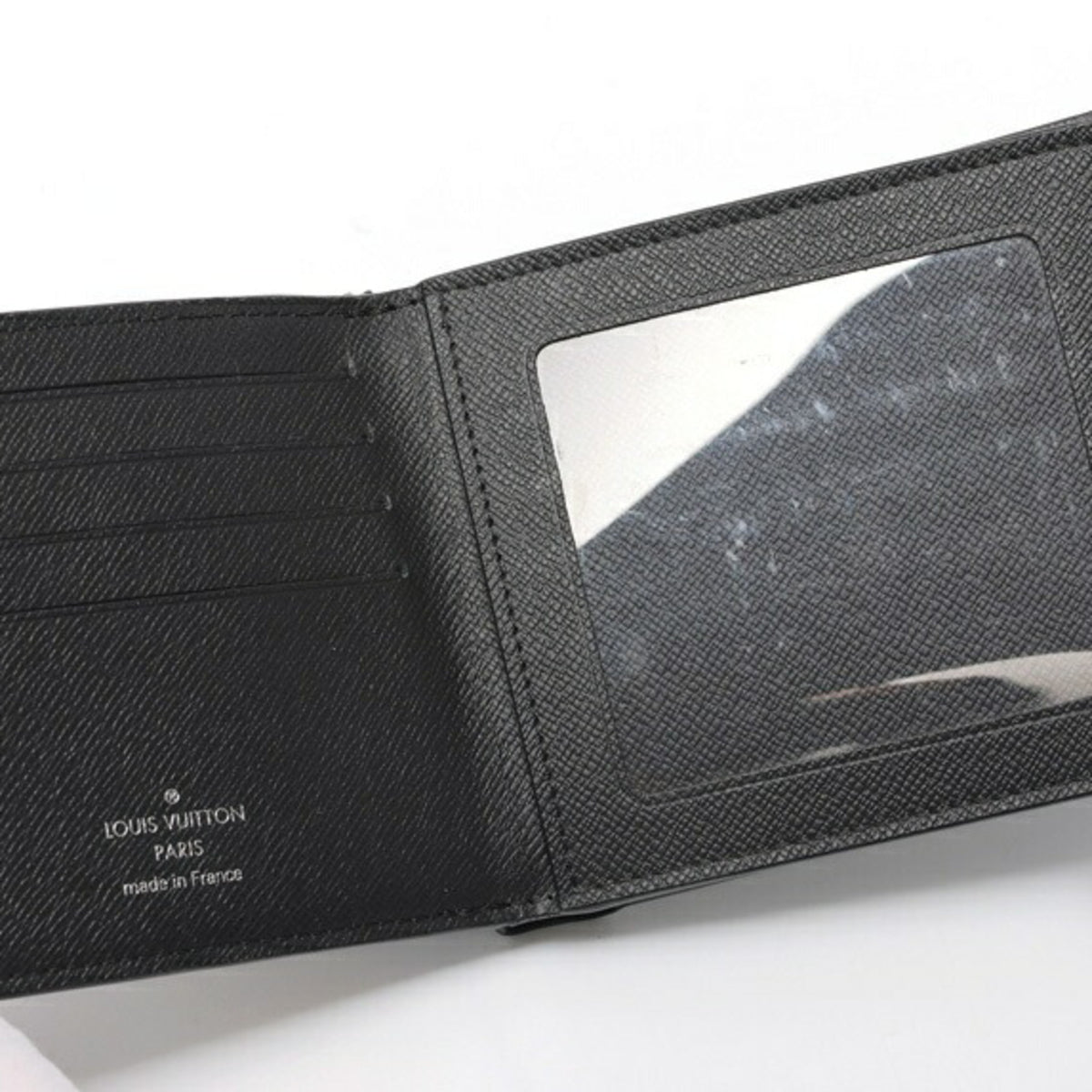 Louis Vuitton Black Taiga Leather Leather Coin Purse/Coin Case (Pre-Owned)