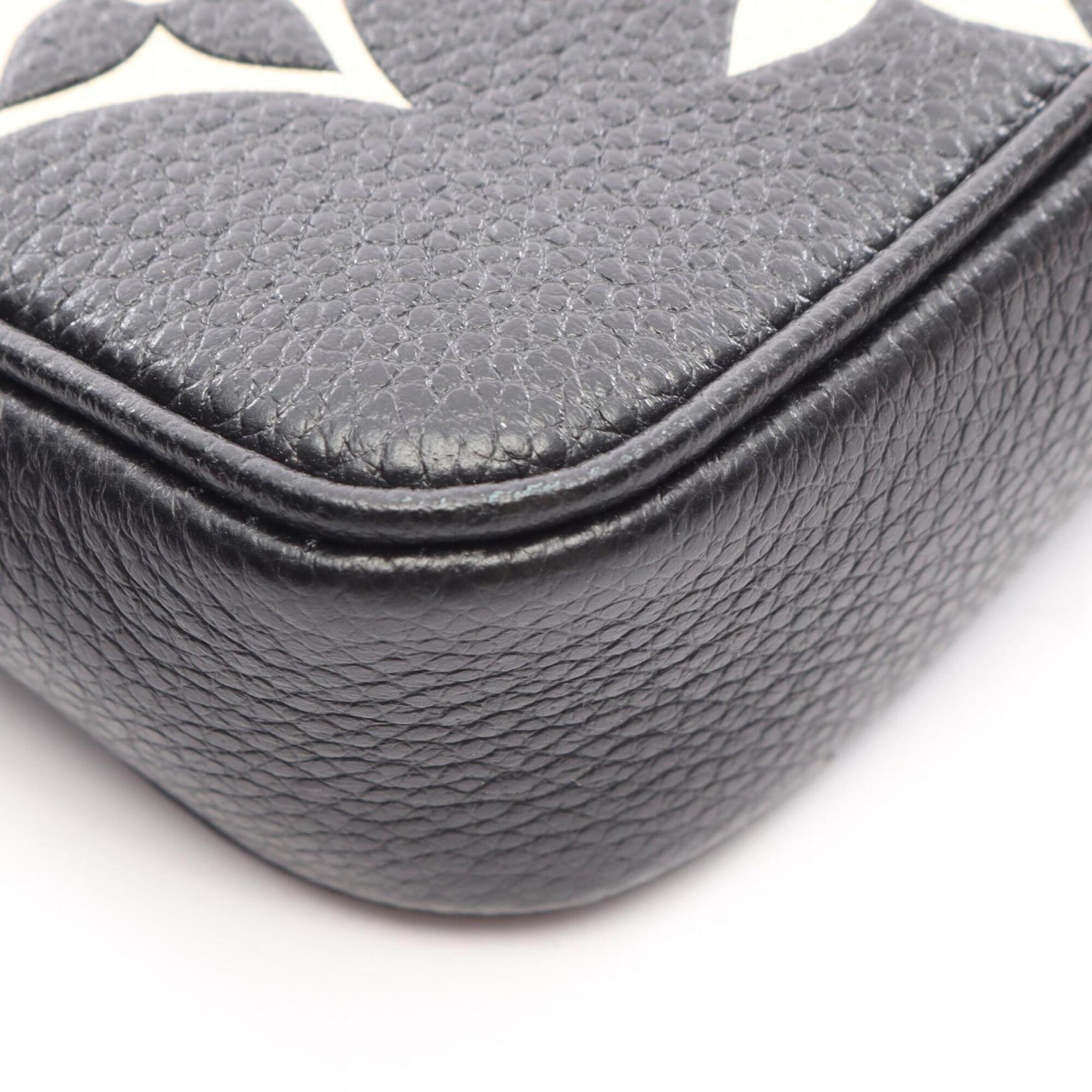 Louis Vuitton Black Leather Handbag Pochette (Pre-Owned)