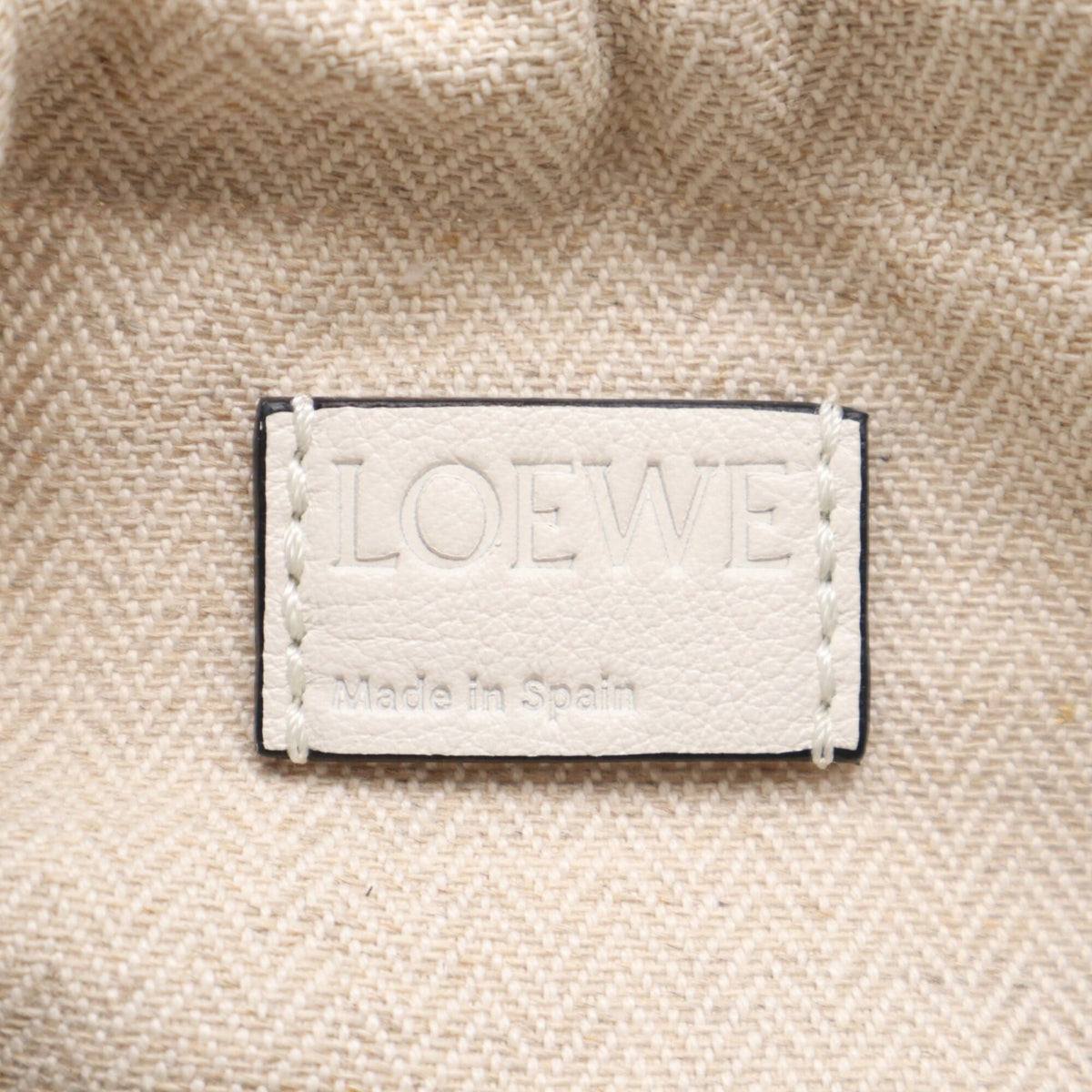 Loewe Beige White Leather Handbag (Pre-Owned)