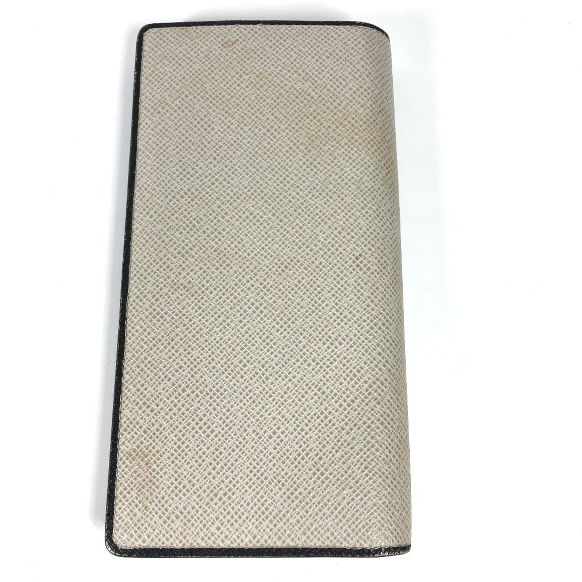 Louis Vuitton Taiga Beige Taiga Leather Long Wallet (Bi-Fold) (Pre-Owned)