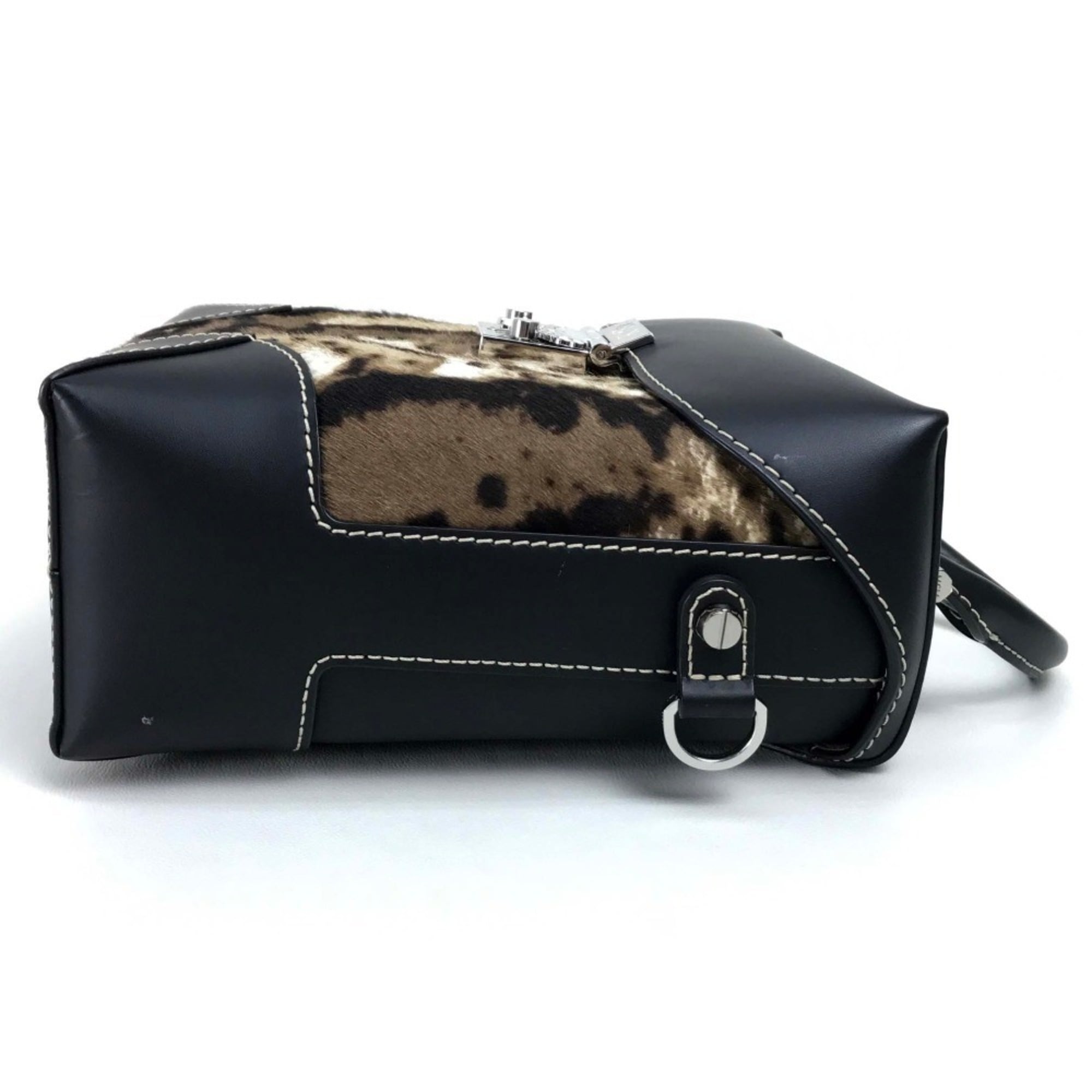 Mcm Beige Black Leather Leather Shoulder Bag (Pre-Owned)