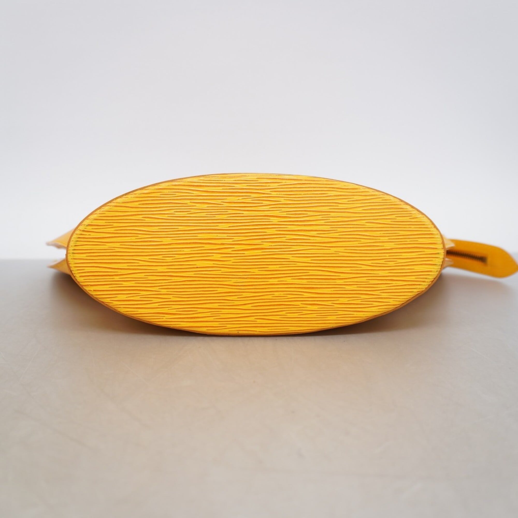 Louis Vuitton Jaune Handbag (Pre-Owned)