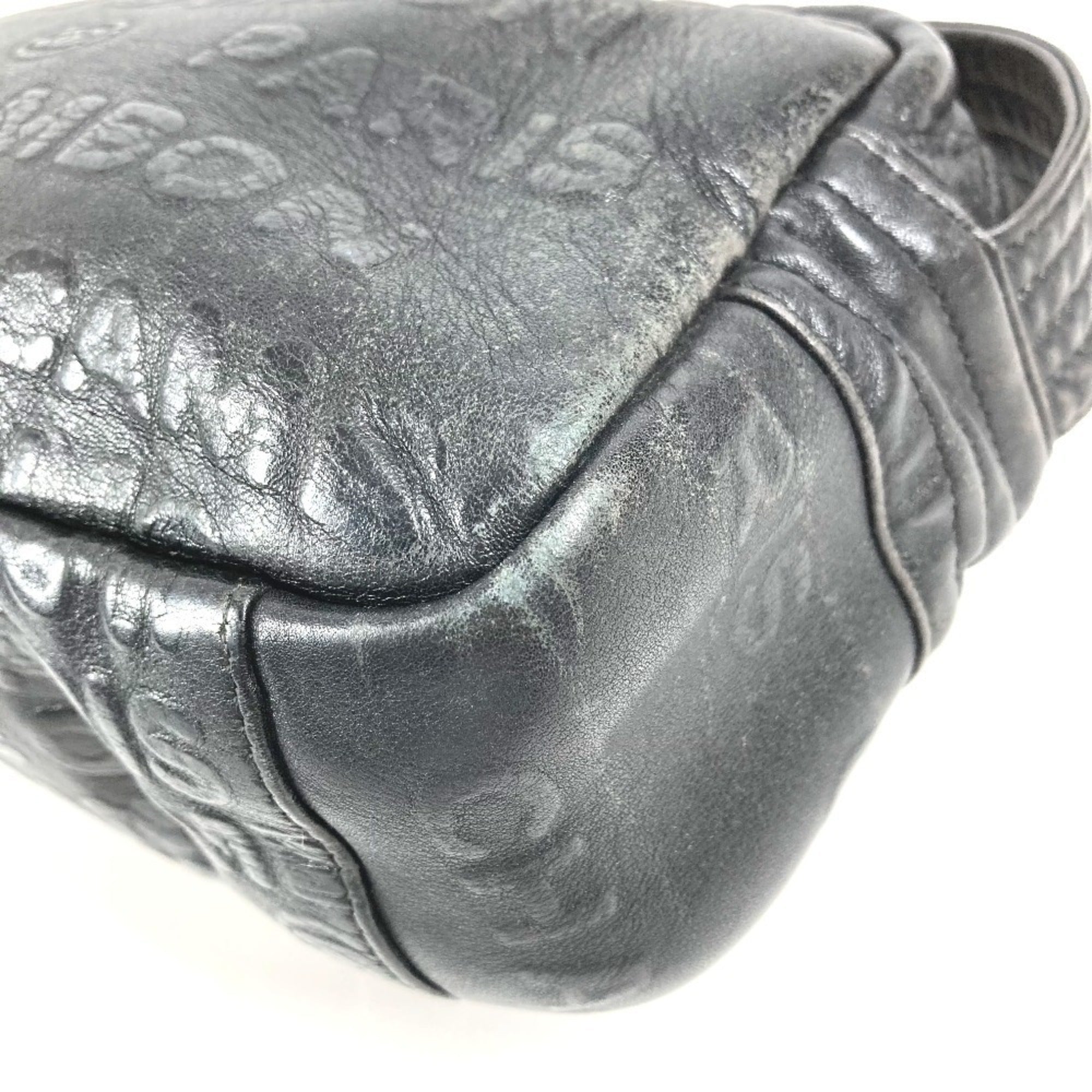 Chanel Black Leather Pochette Shoulder Bag (Pre-Owned)