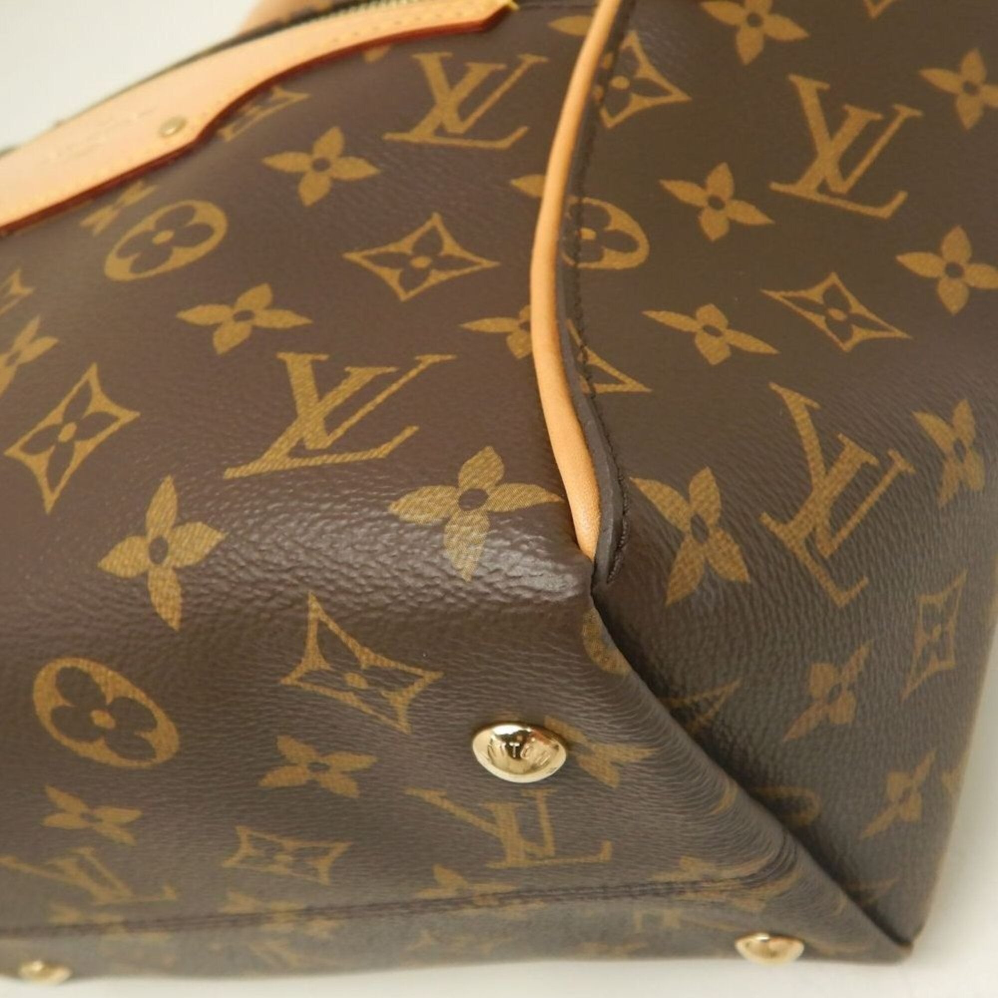 Louis Vuitton Brown Monogram Canvas Handbag (Pre-Owned)