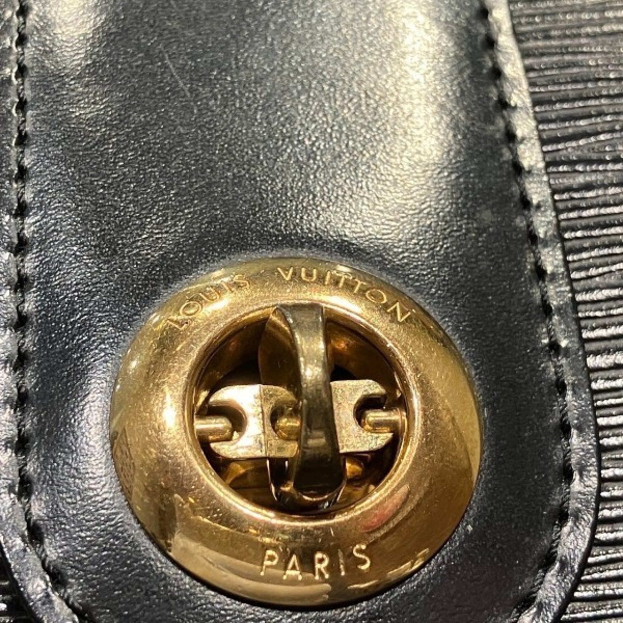 Louis Vuitton Black Noir Leather Handbag Shoulder Bag (Pre-Owned)