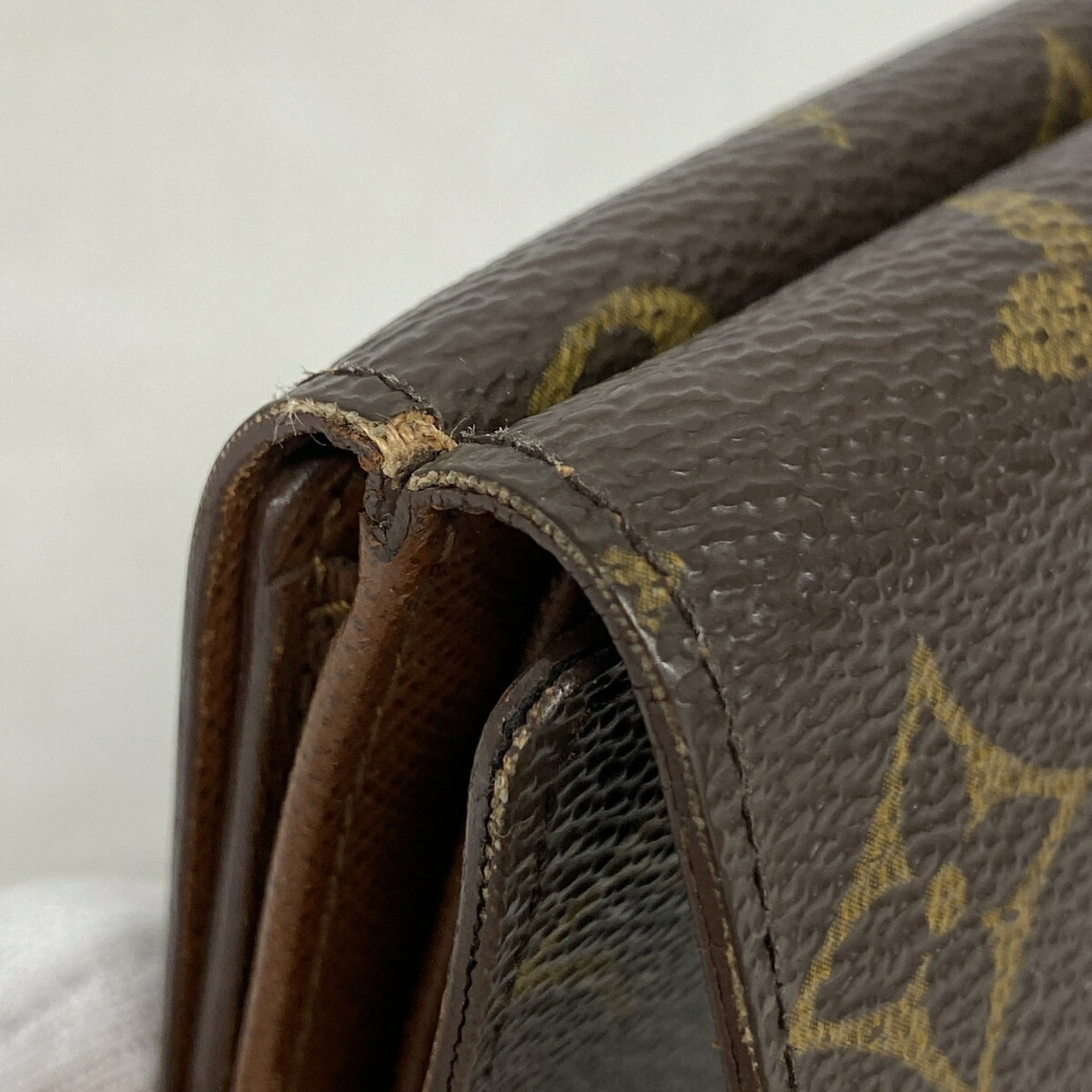 Louis Vuitton Brown Wallet (Tri-Fold) (Pre-Owned)