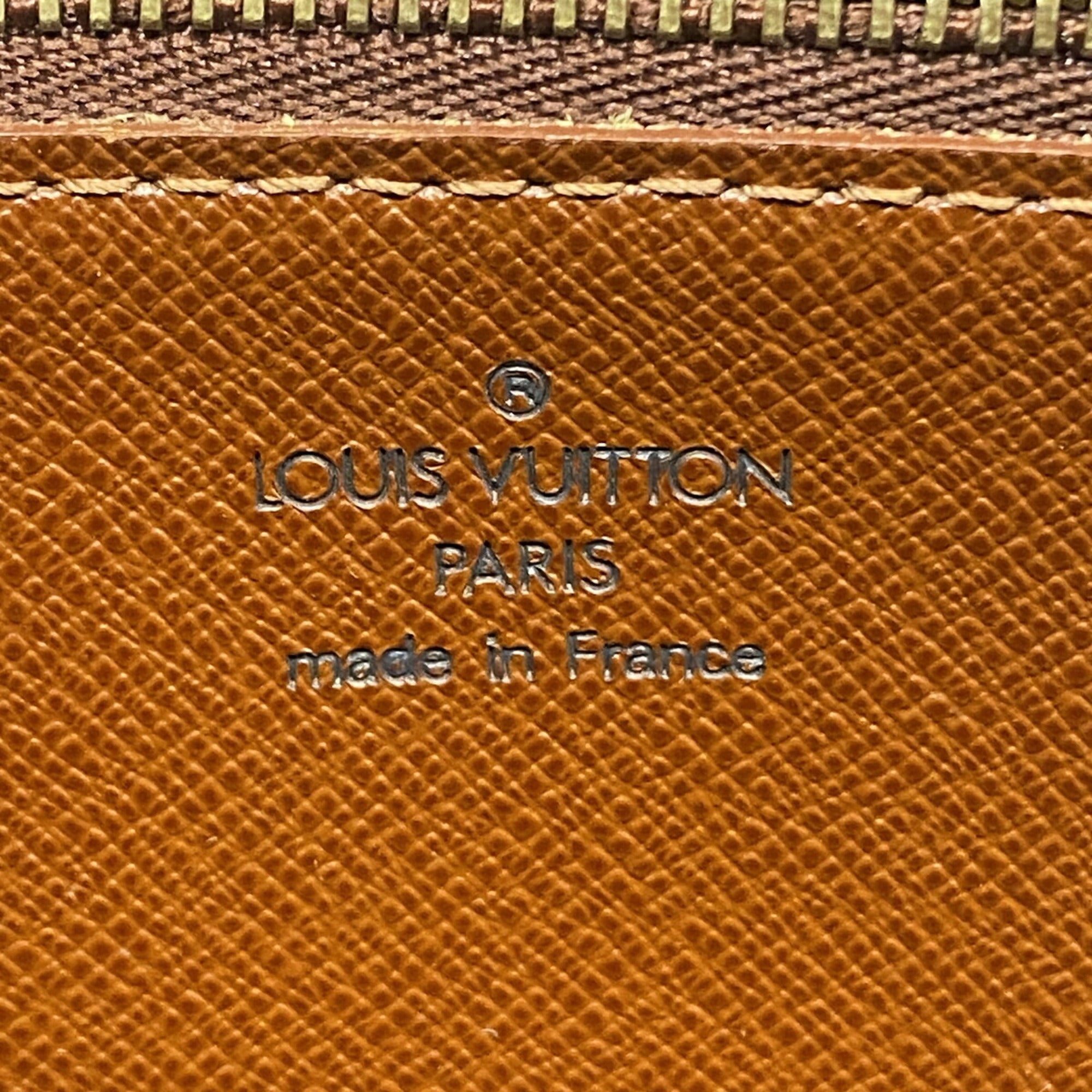 Louis Vuitton Brown Shoulder Bag (Pre-Owned)