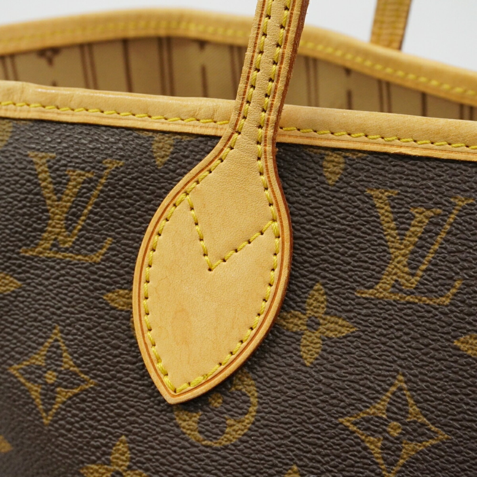 Louis Vuitton Brown Tote Bag (Pre-Owned)