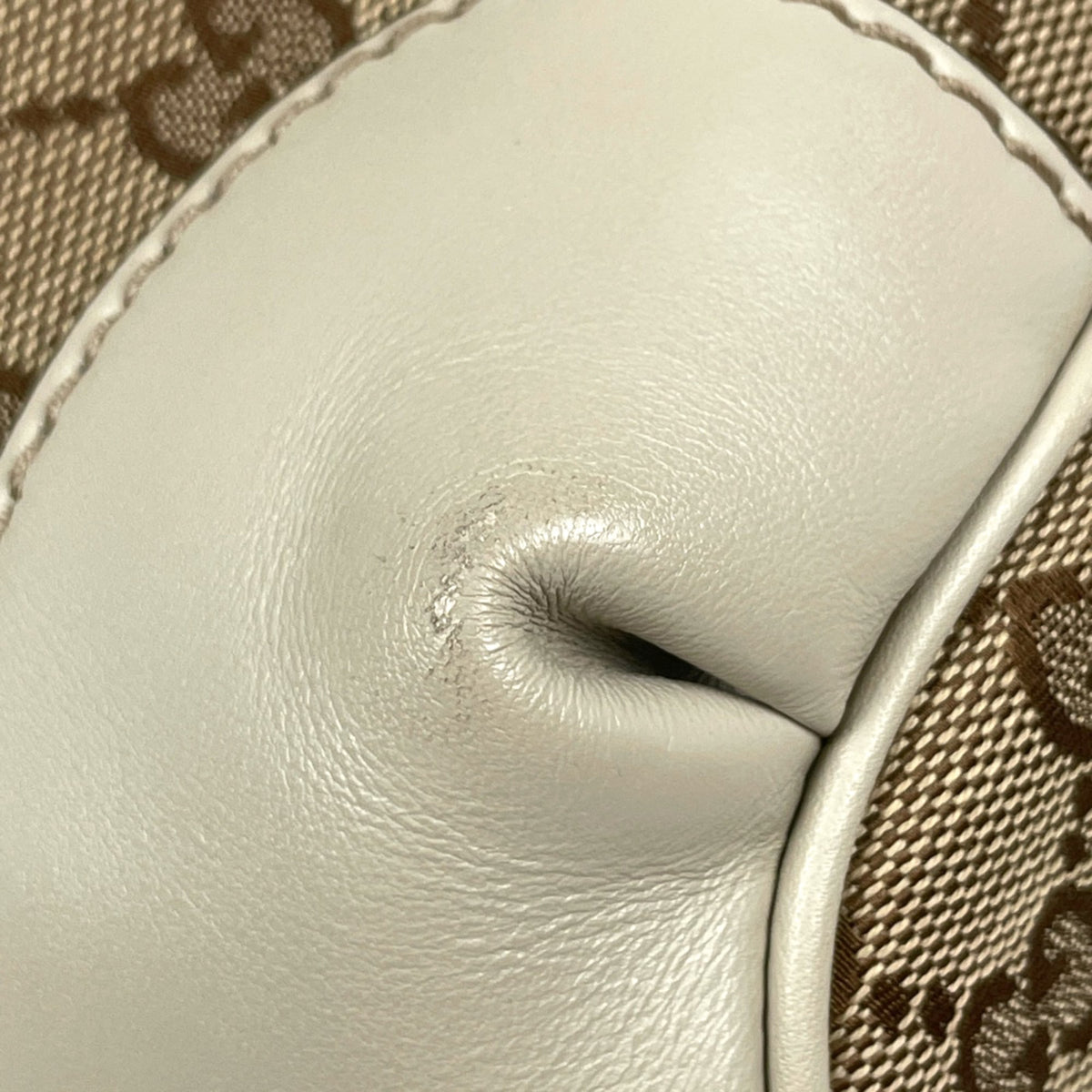 Gucci Beige Gg Canvas Handbag (Pre-Owned)