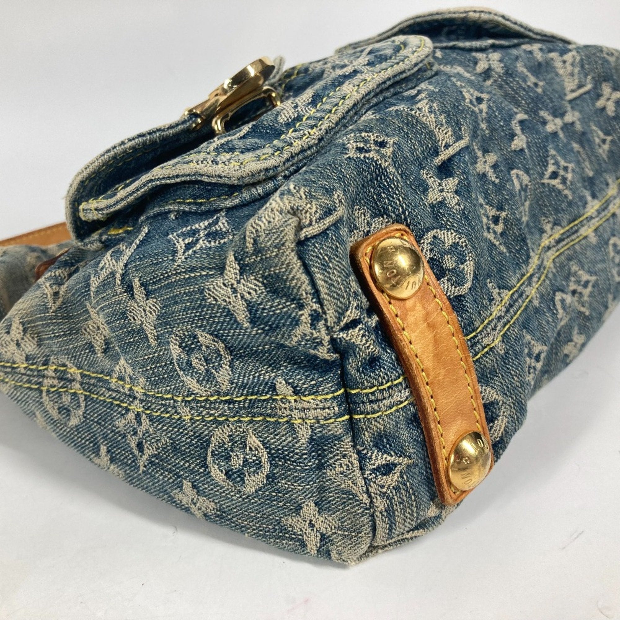 Louis Vuitton Blue Other Shoulder Bag (Pre-Owned)