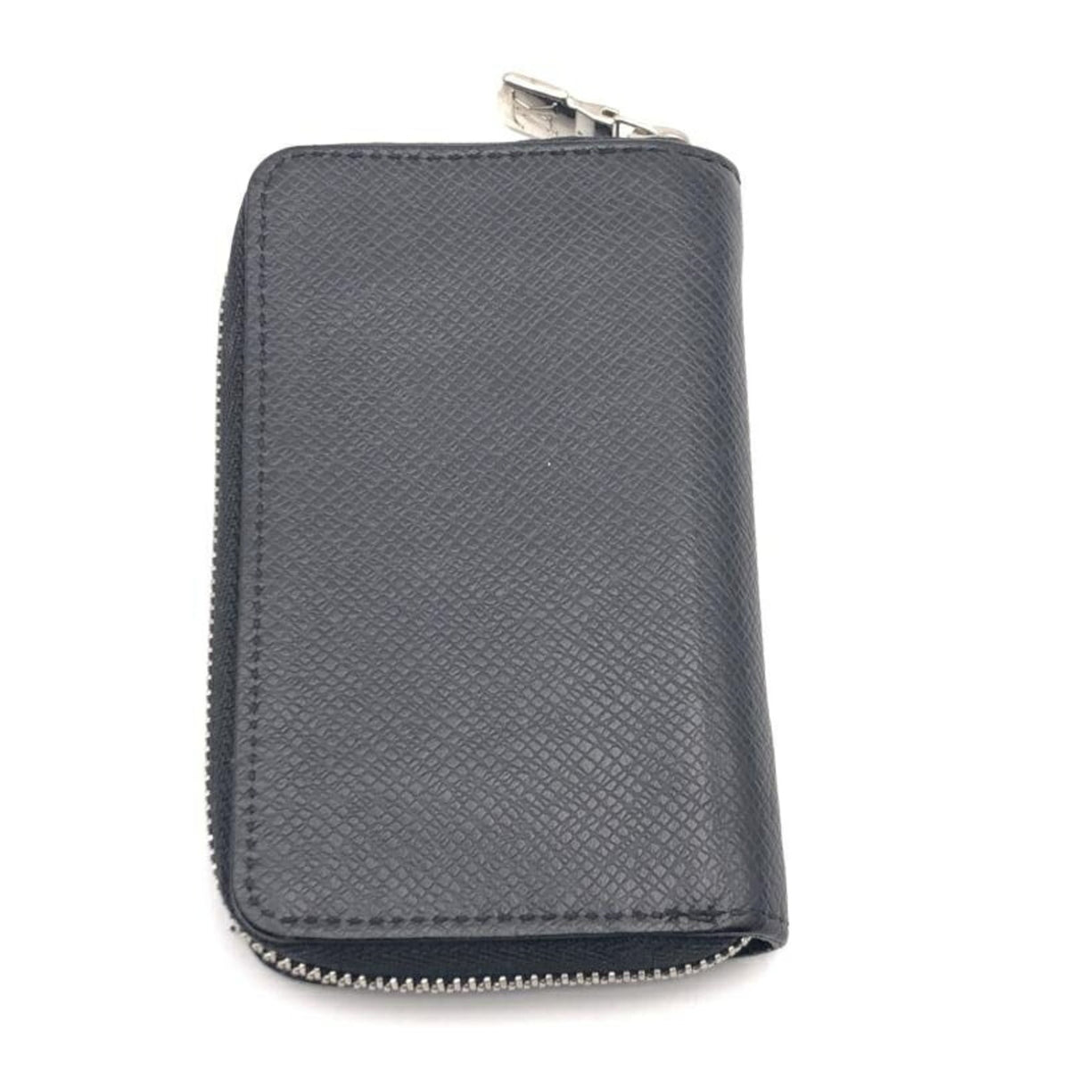 Louis Vuitton Black Taiga Leather (Pre-Owned)
