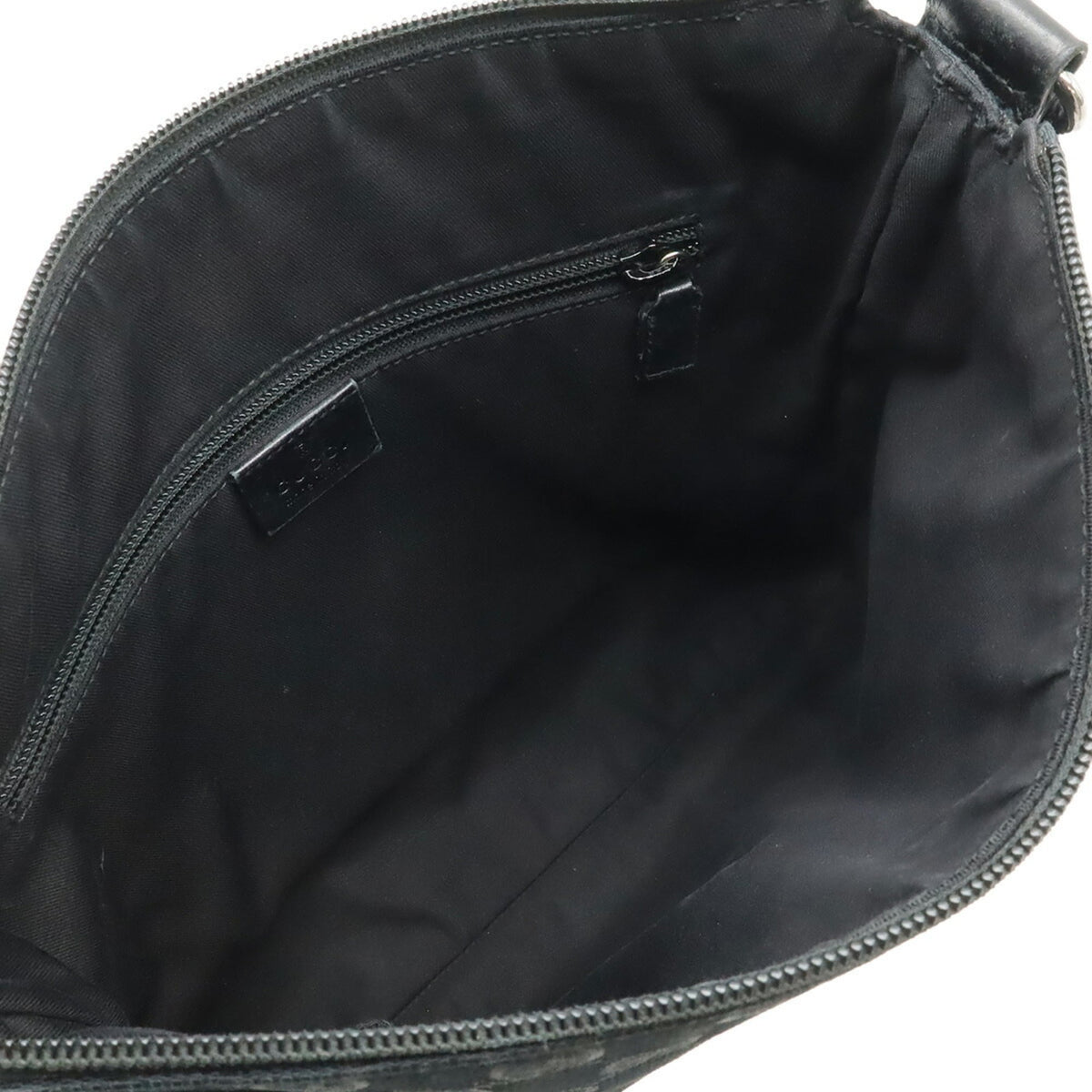 Gucci Black Gg Canvas Handbag Shoulder Bag (Pre-Owned)