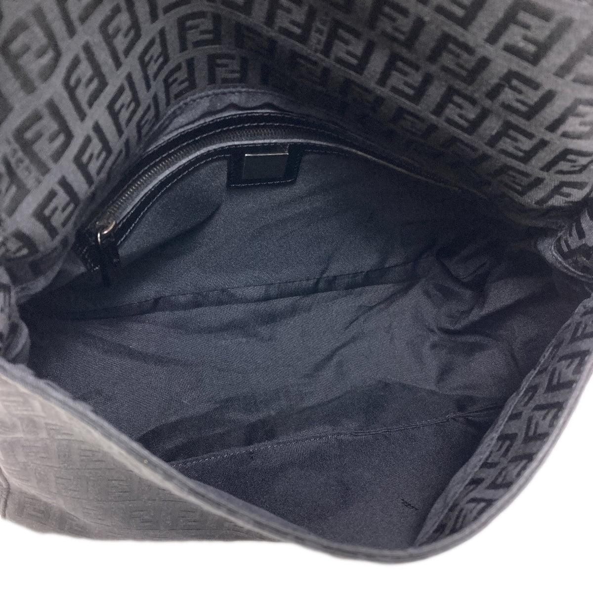 Fendi Black Canvas Shoulder Bag (Pre-Owned)