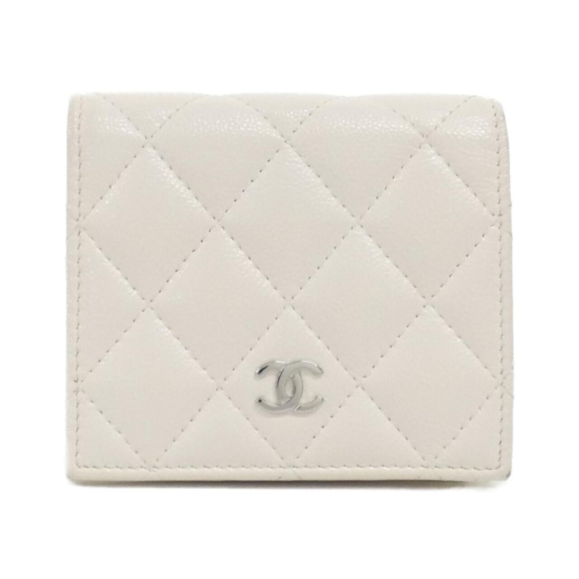 Chanel White Grained Calfskin Long Wallet (Bi-Fold) (Pre-Owned)