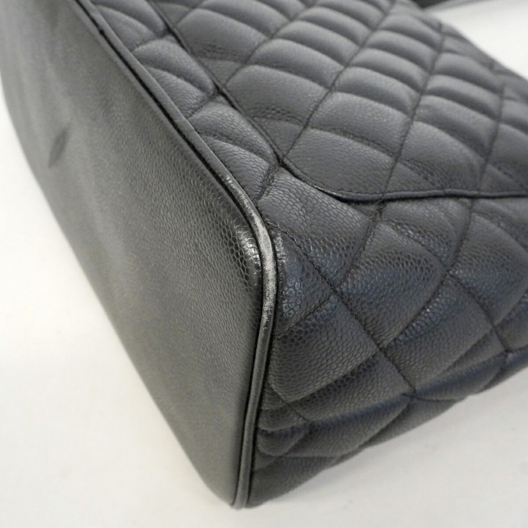 Chanel Black Grained Calfskin Tote Bag (Pre-Owned)