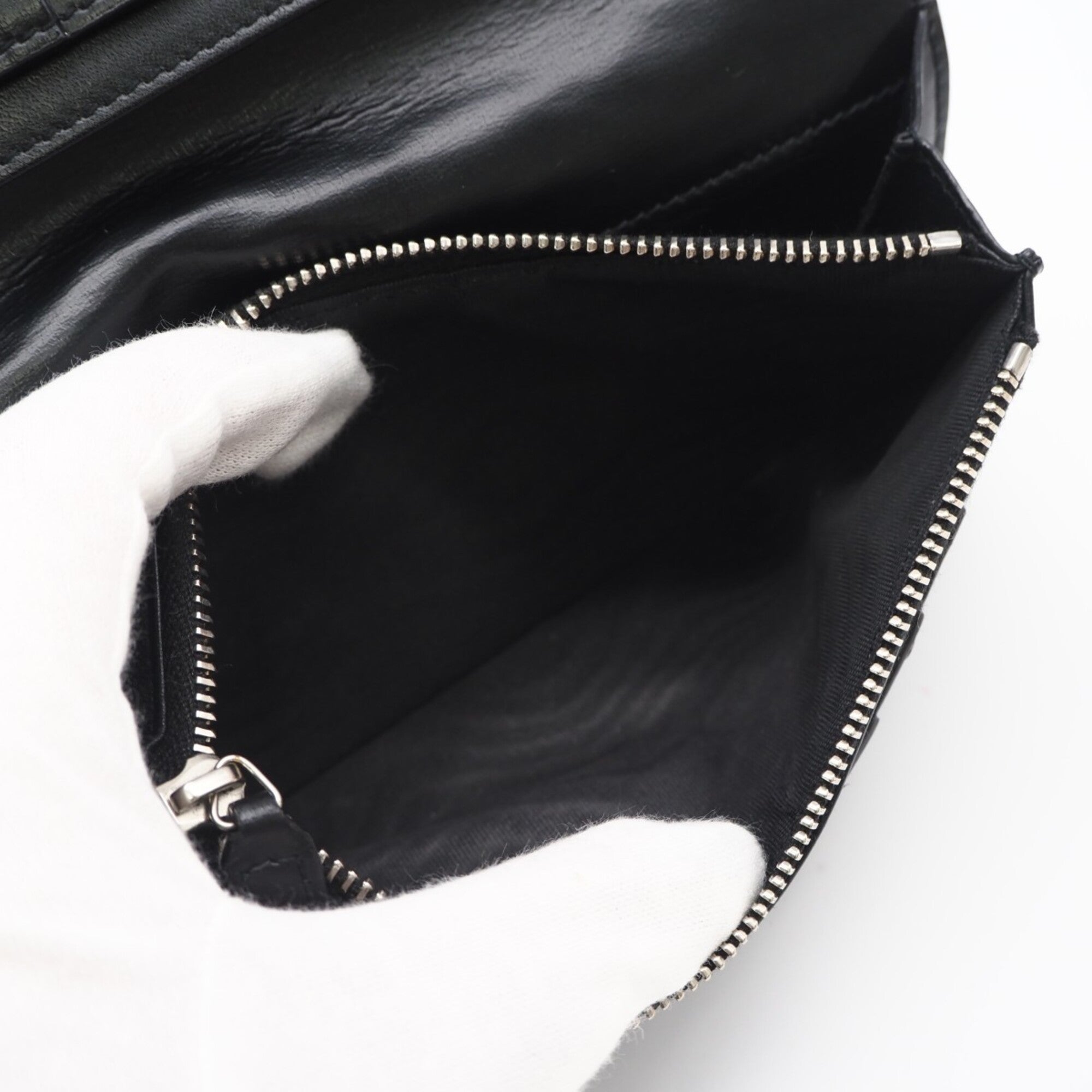 Yves Saint Laurent Black Leather Long Wallet (Bi-Fold) (Pre-Owned)