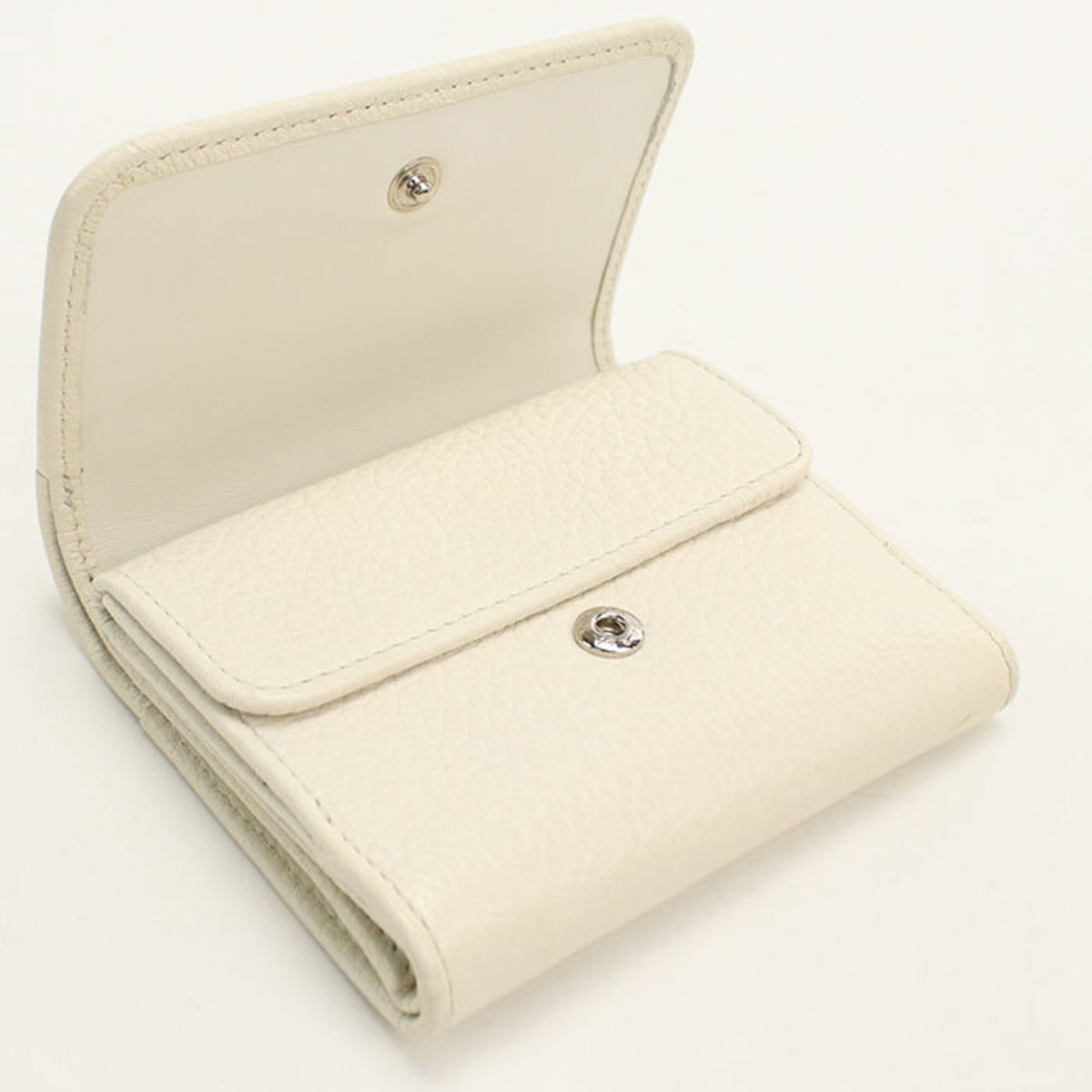 Prada White Leather Wallet (Tri-Fold) (Pre-Owned)