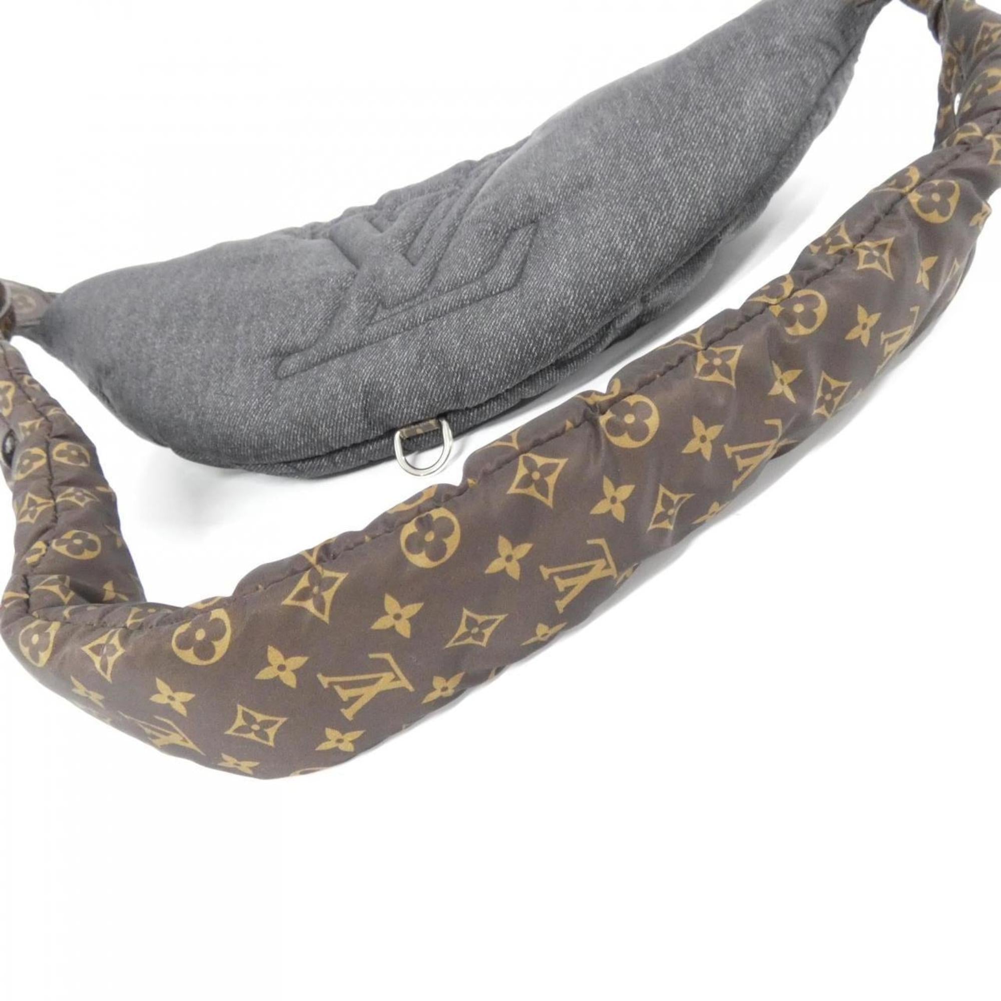 Louis Vuitton Black Nylon Shoulder Bag (Pre-Owned)