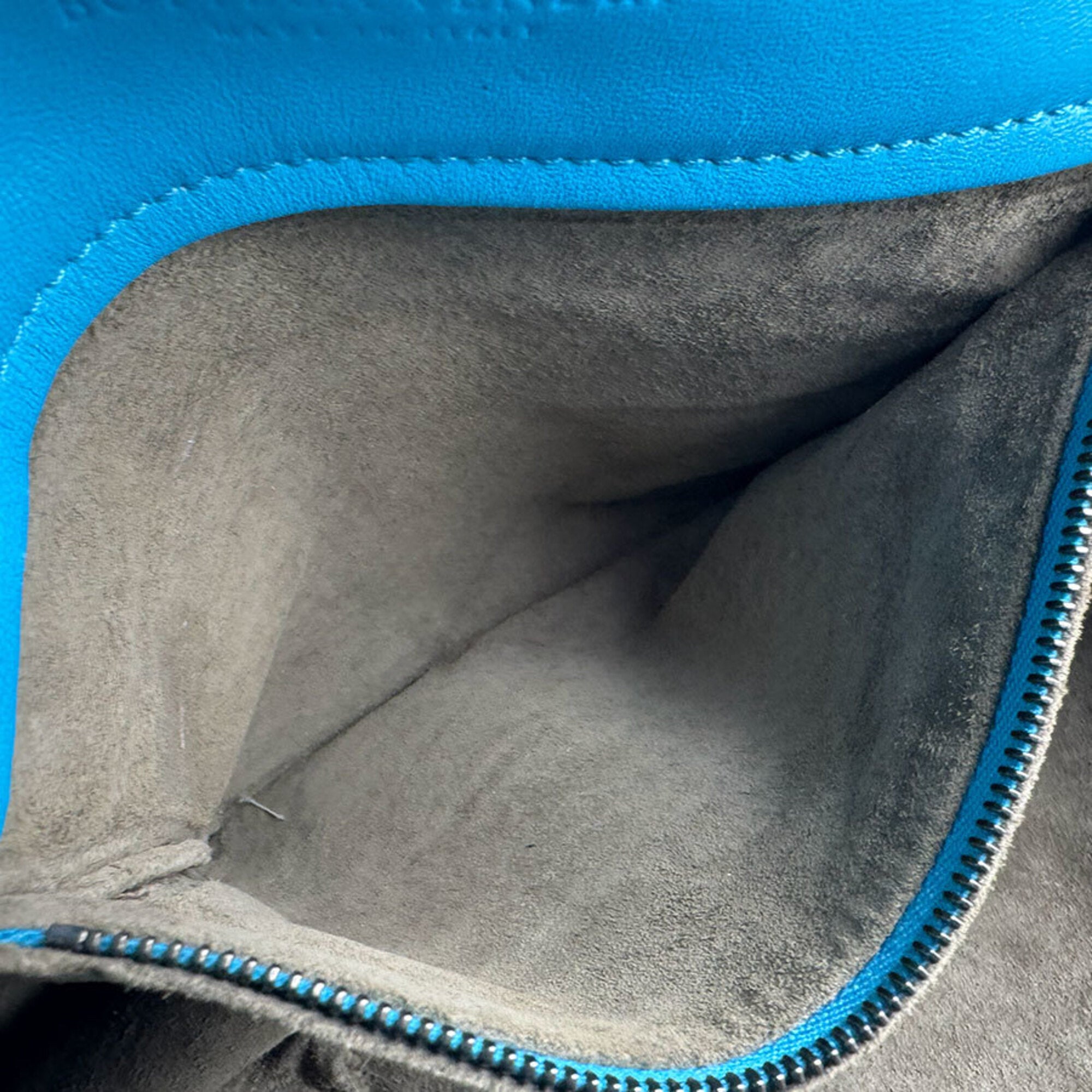 Bottega Veneta Blue Intrecciato Shoulder Bag (Pre-Owned)