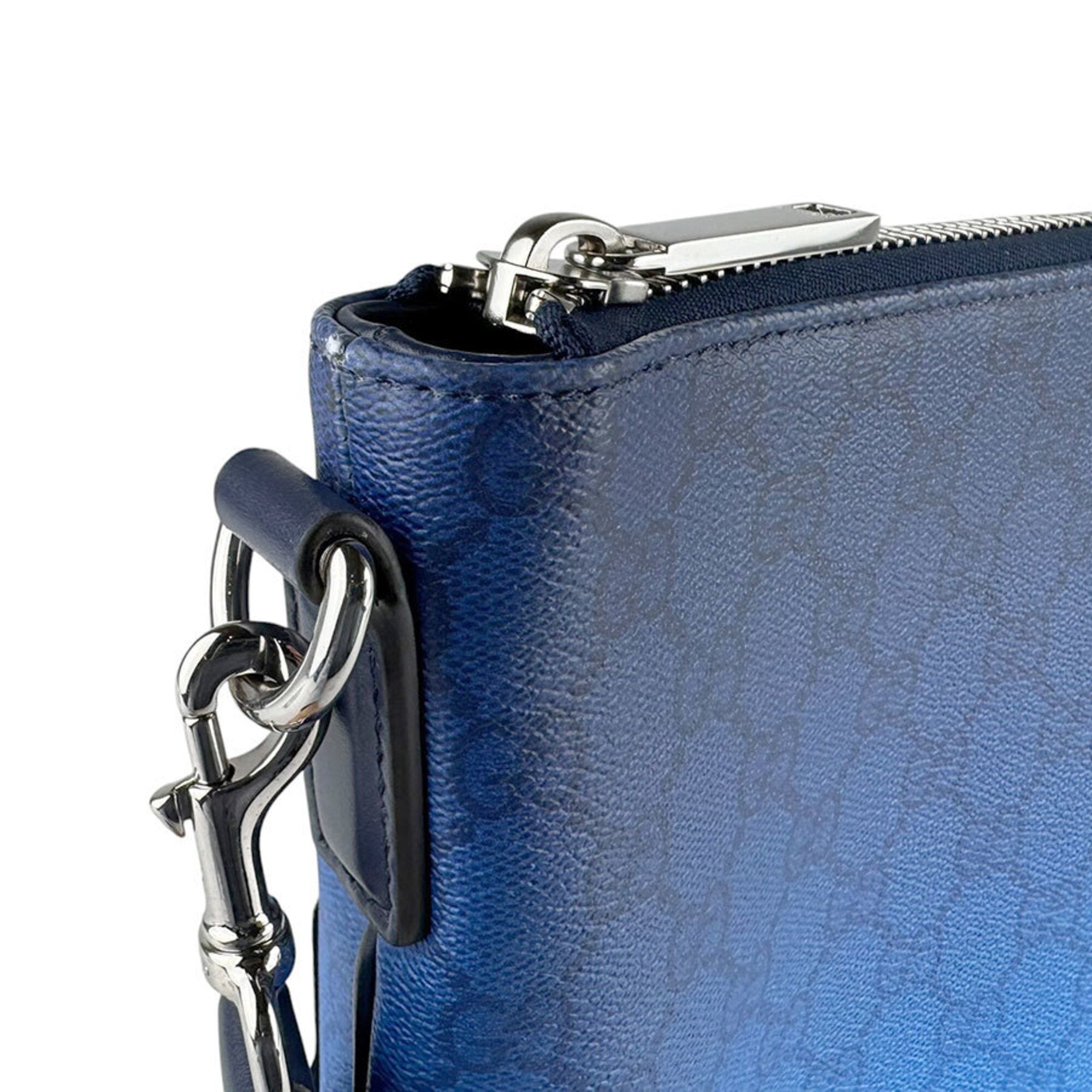 Gucci Blue Gg Supreme Clutch Bag Shoulder Bag (Pre-Owned)