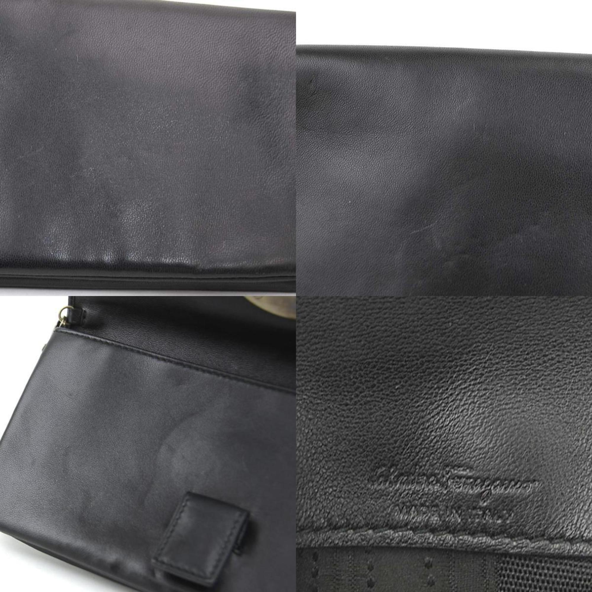 Salvatore Ferragamo Black Leather Shoulder Bag (Pre-Owned)