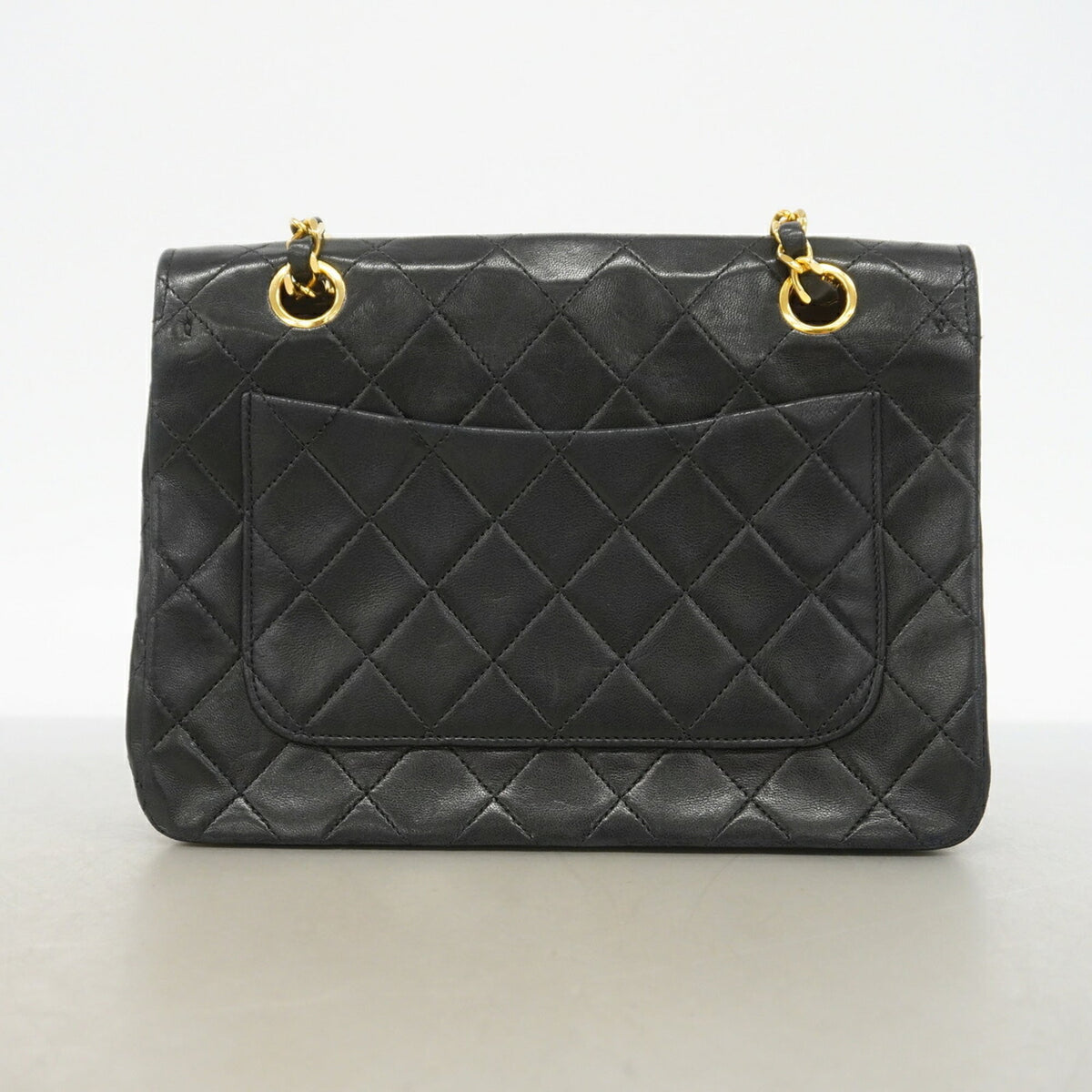 Chanel Black Leather Shoulder Bag (Pre-Owned)