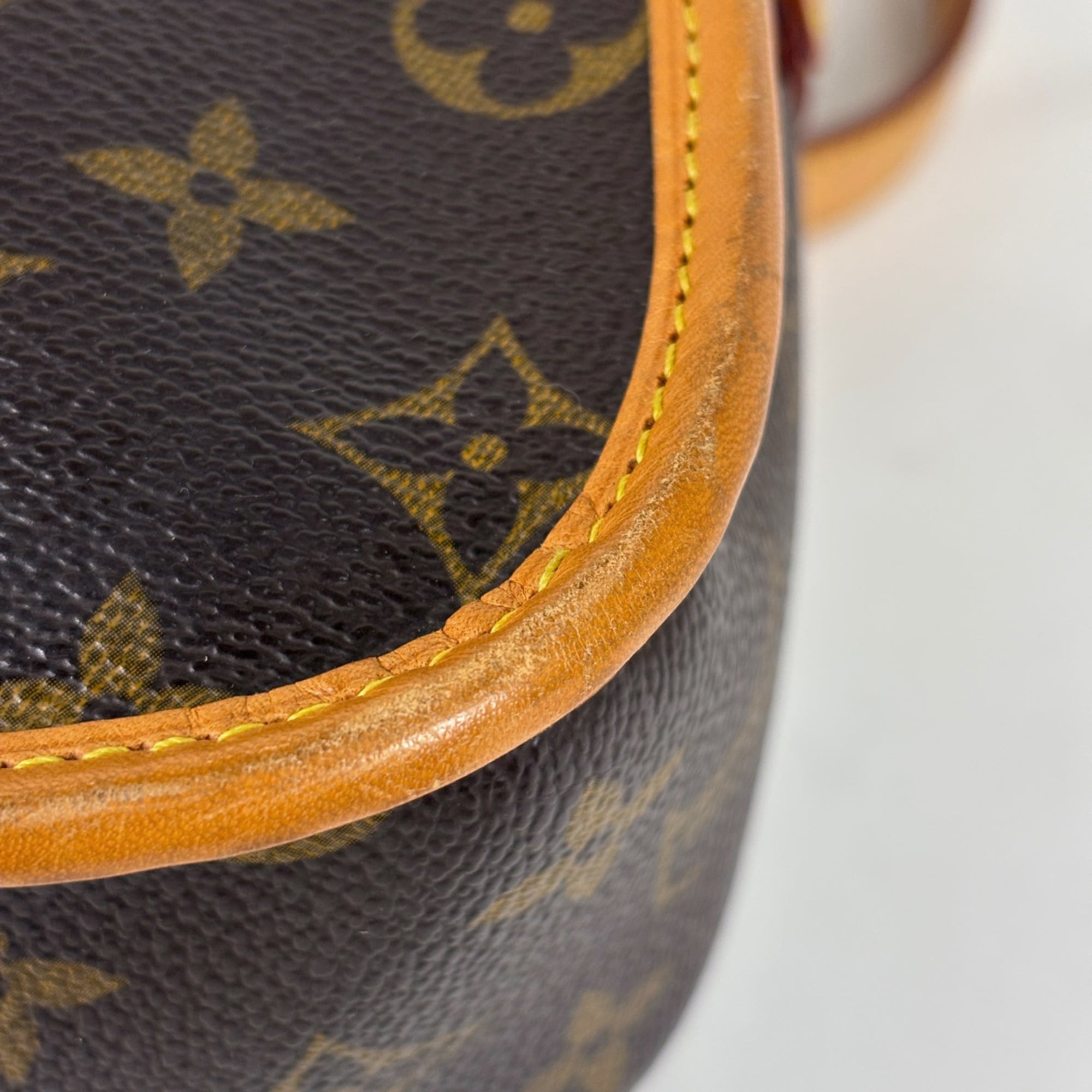 Louis Vuitton Brown Monogram Shoulder Bag (Pre-Owned)
