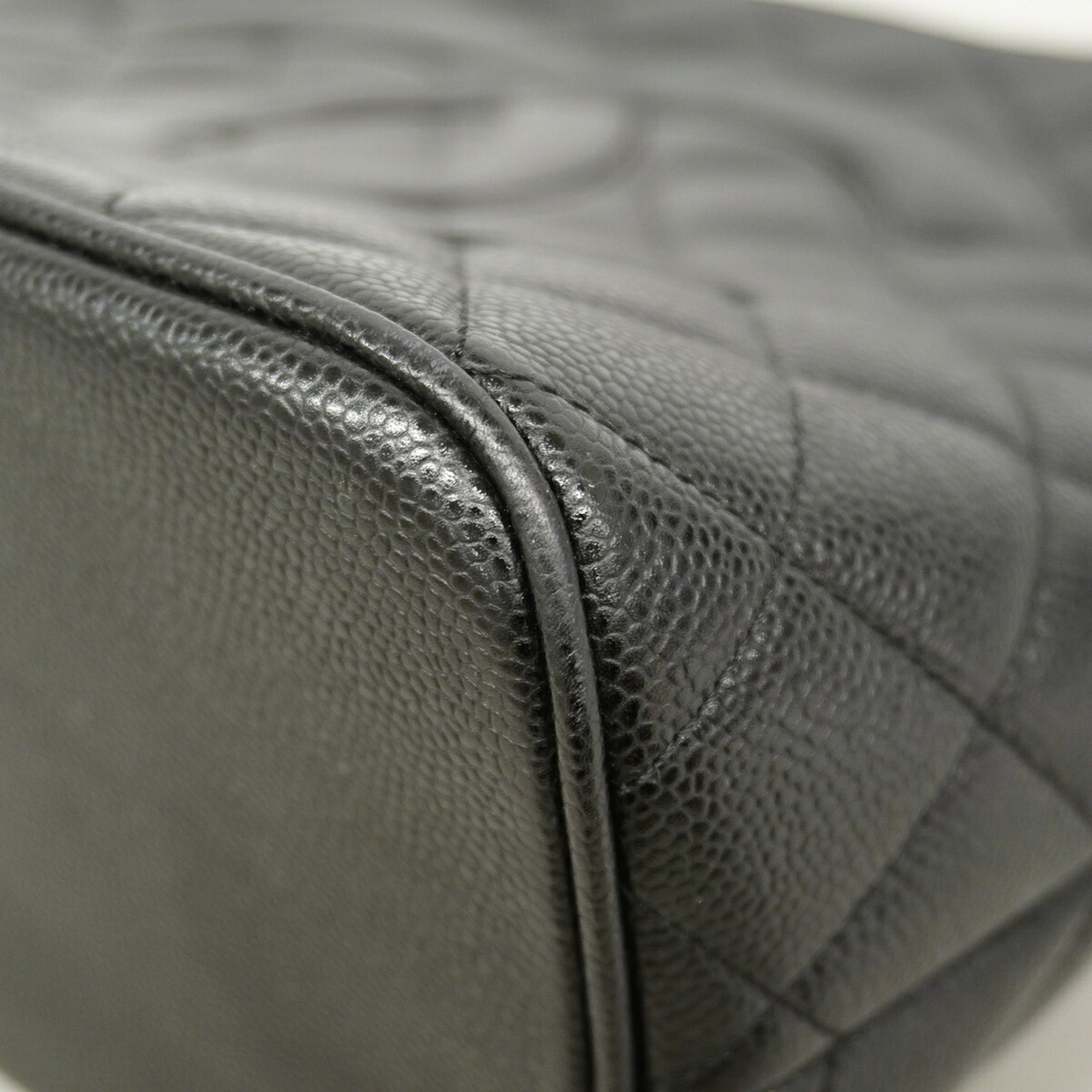 Chanel Black Grained Calfskin Tote Bag (Pre-Owned)