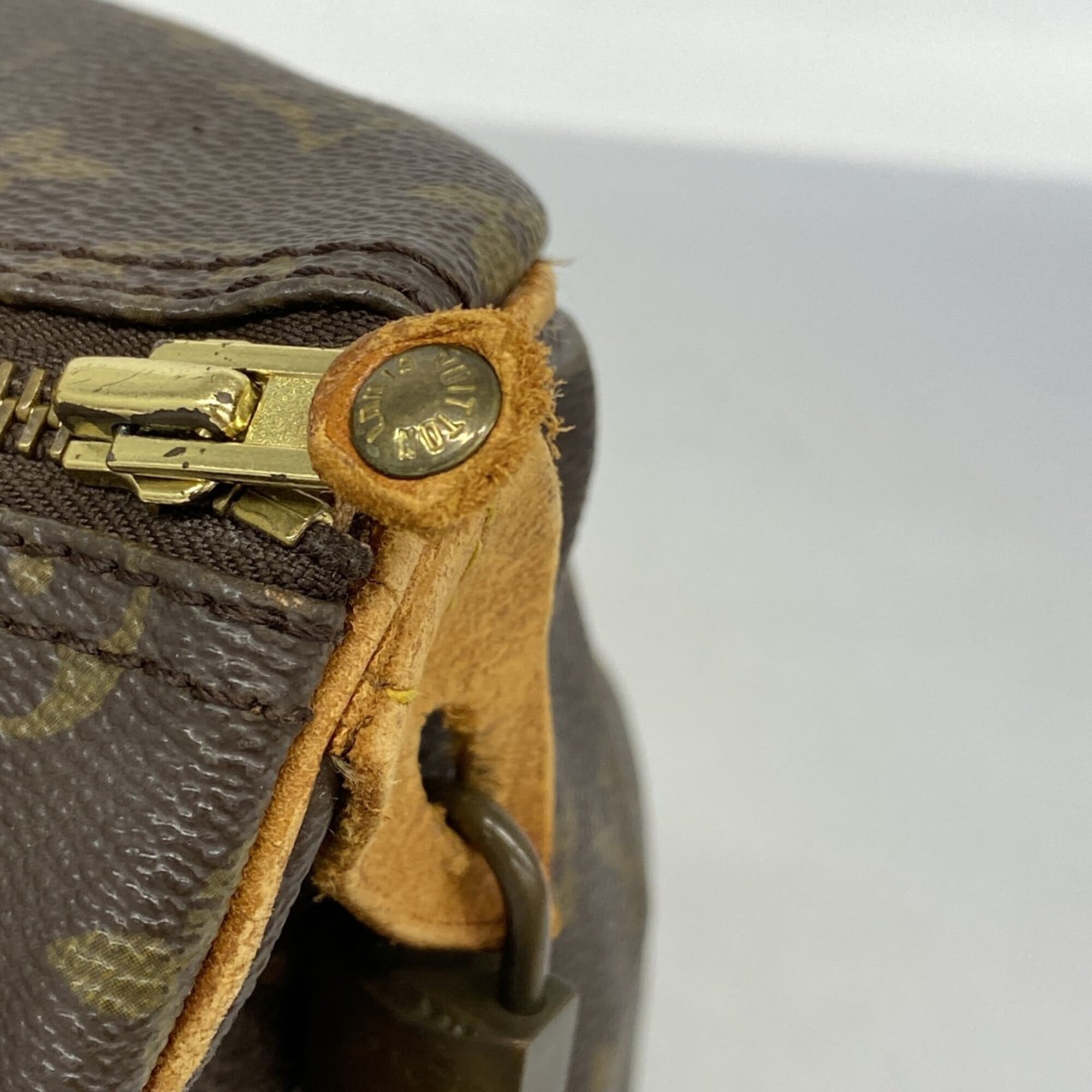 Louis Vuitton Brown Handbag (Pre-Owned)
