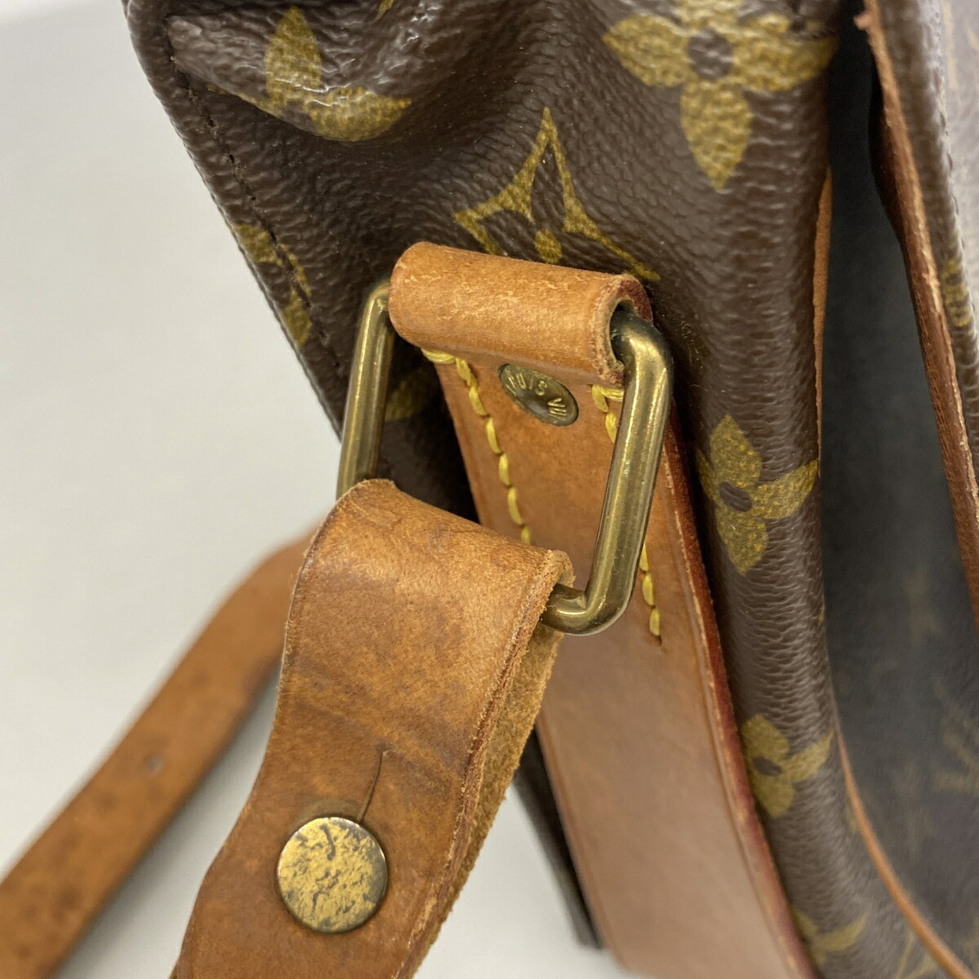 Louis Vuitton Brown Shoulder Bag (Pre-Owned)